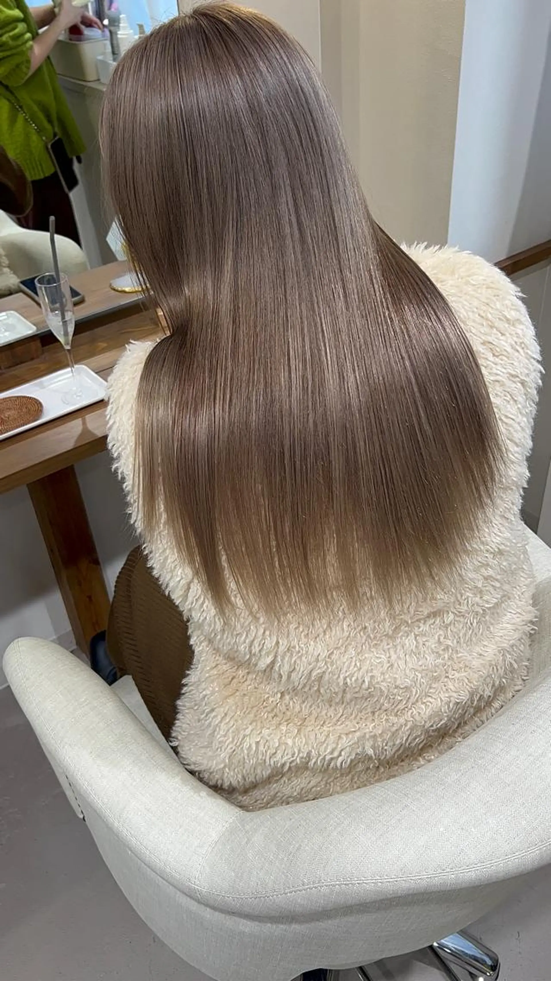 ロング エクステ ハイライト 髪質改善 レイヤーカット ココルアナ 豊中美容室のヘアスタイル