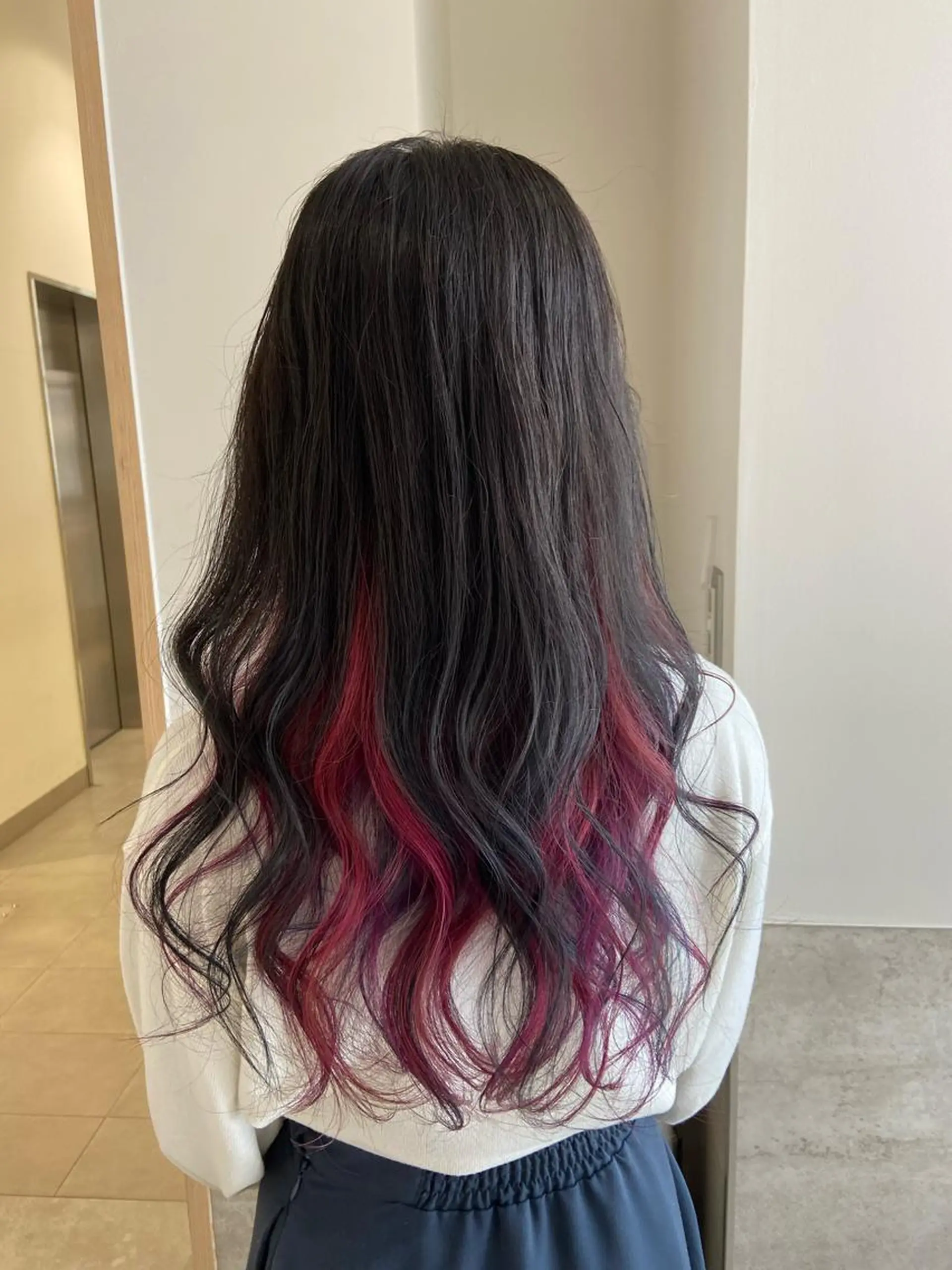 ロング カラー しみず さきのヘアスタイル