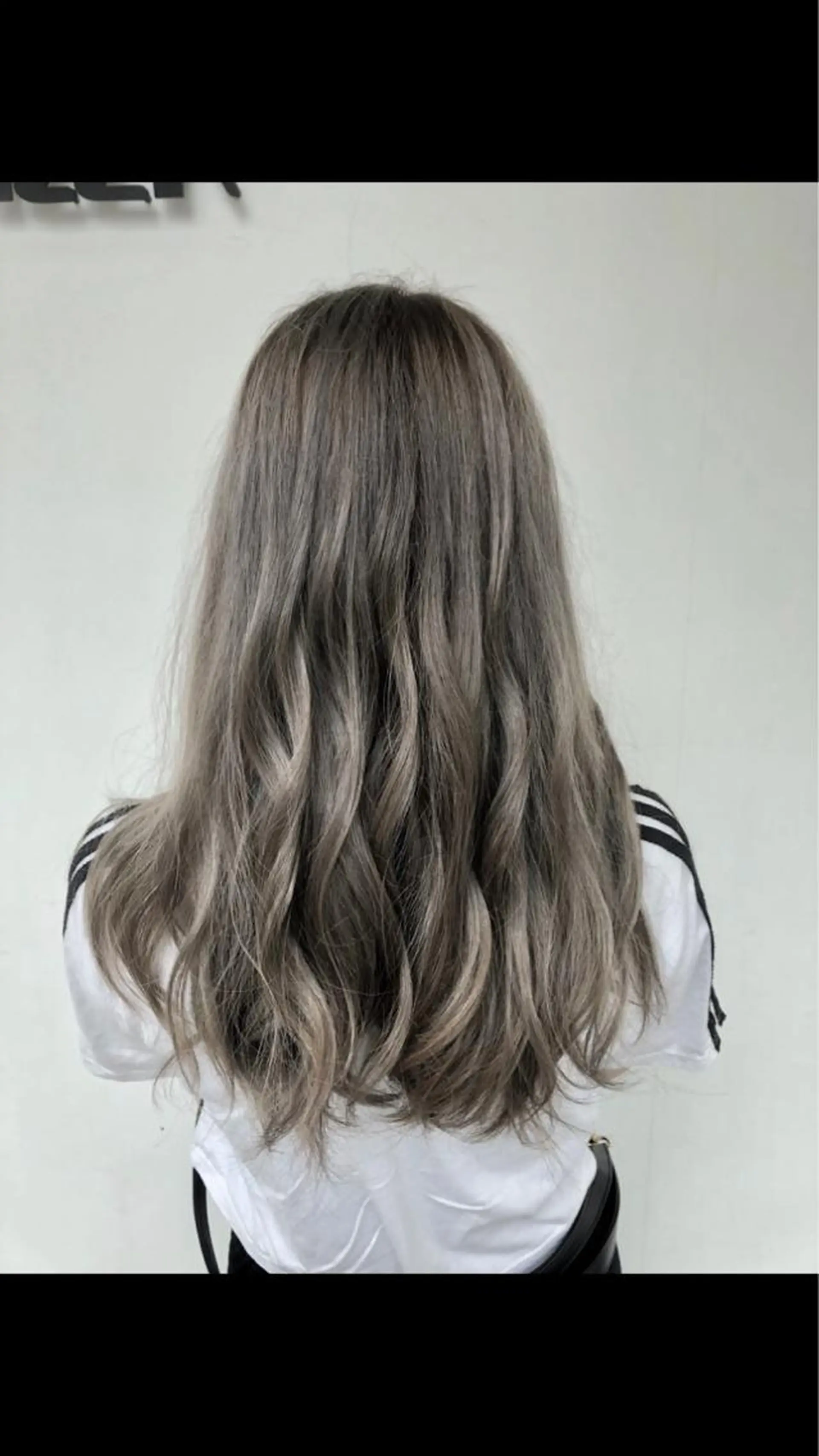 ロング カラー ブリーチ ハイライトカラー ハイライト 東條 克義のヘアスタイル