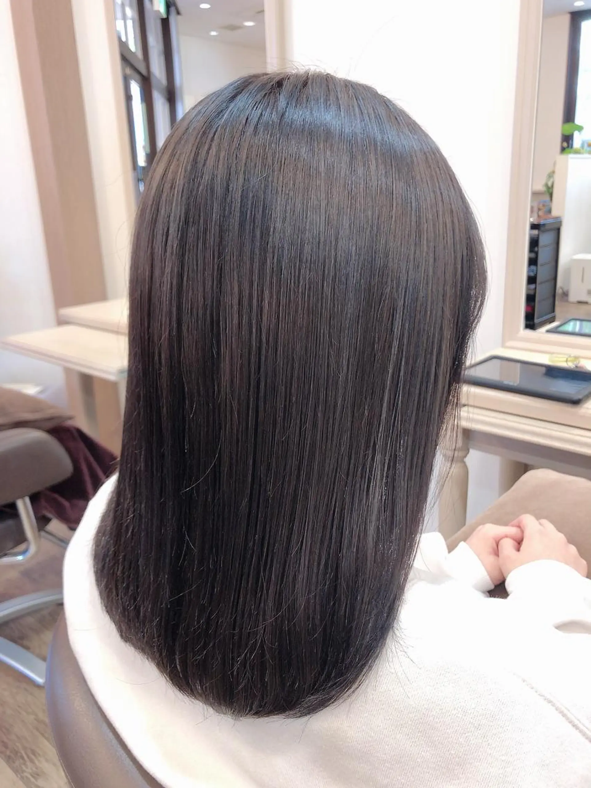 ミディアム カラー ダークシルバー シルバー ヘアカラー 尚平 40代からの 髪質改善専門のその他イメージ