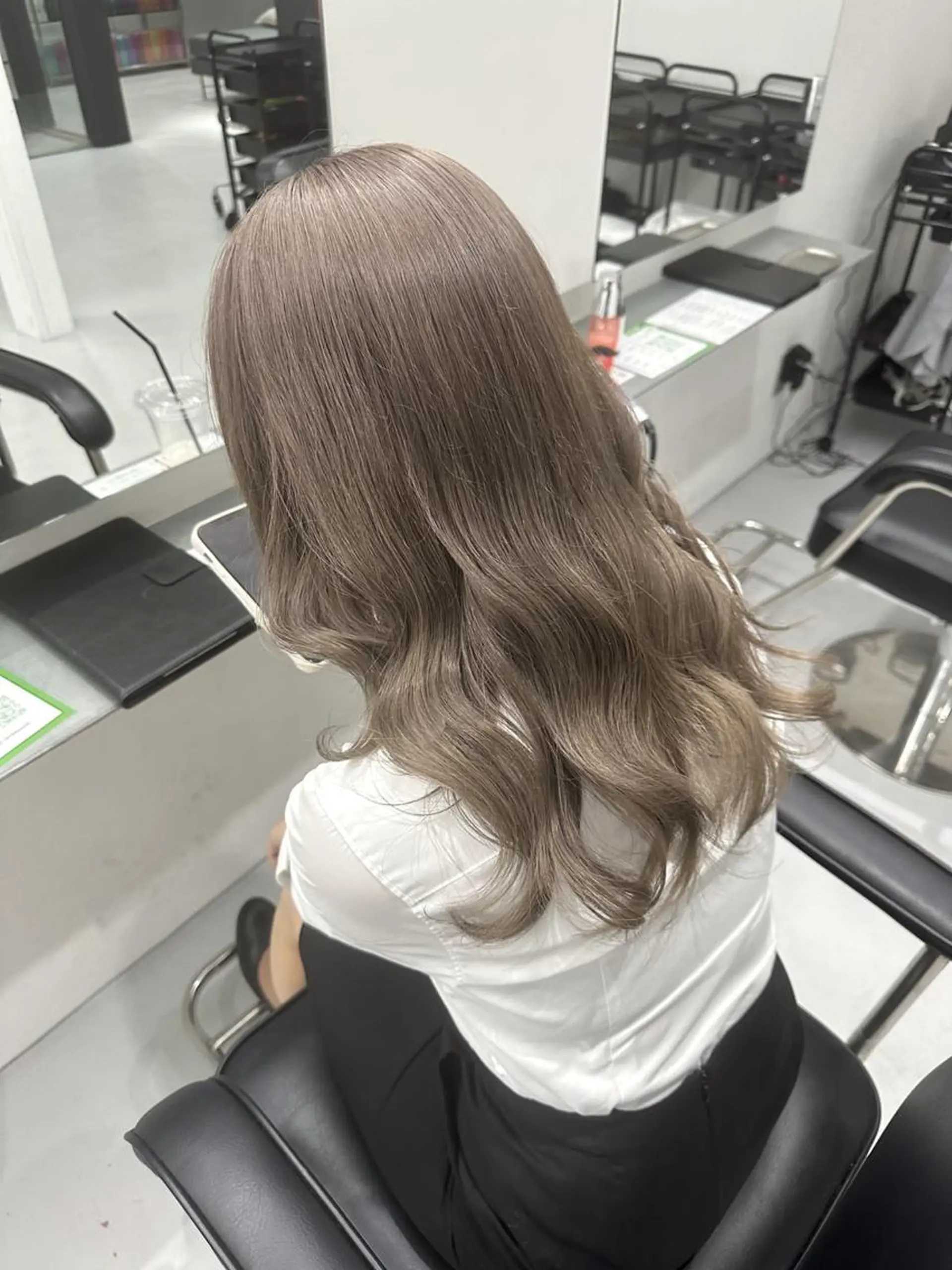 ミディアム ミルクティーベージュ 新潟万代/MANA♡のヘアスタイル