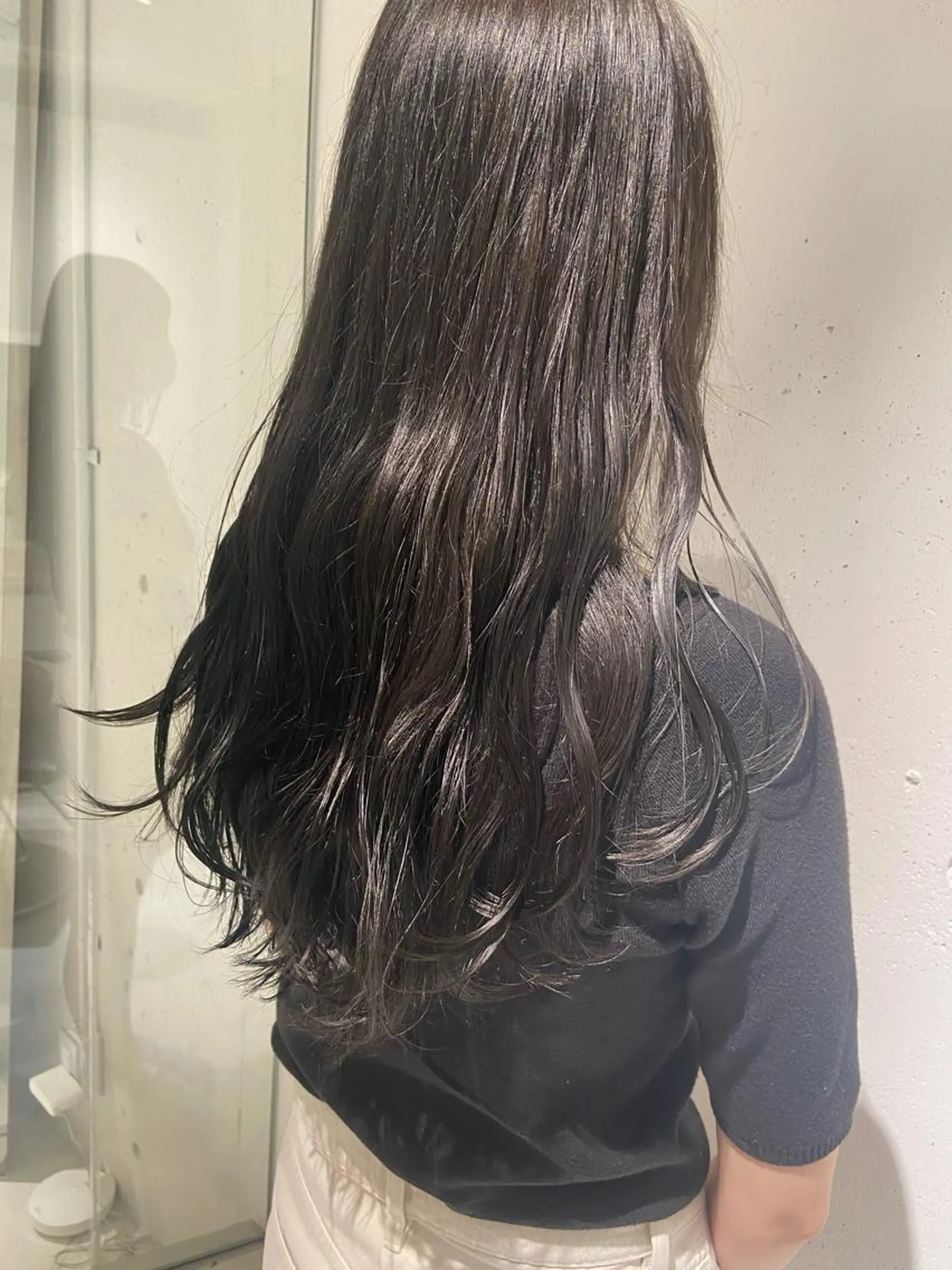 ロング カラー 透明感カラー カジュアルを女っぽく 𝗮𝘆𝗮𝗰𝗼のヘアスタイル