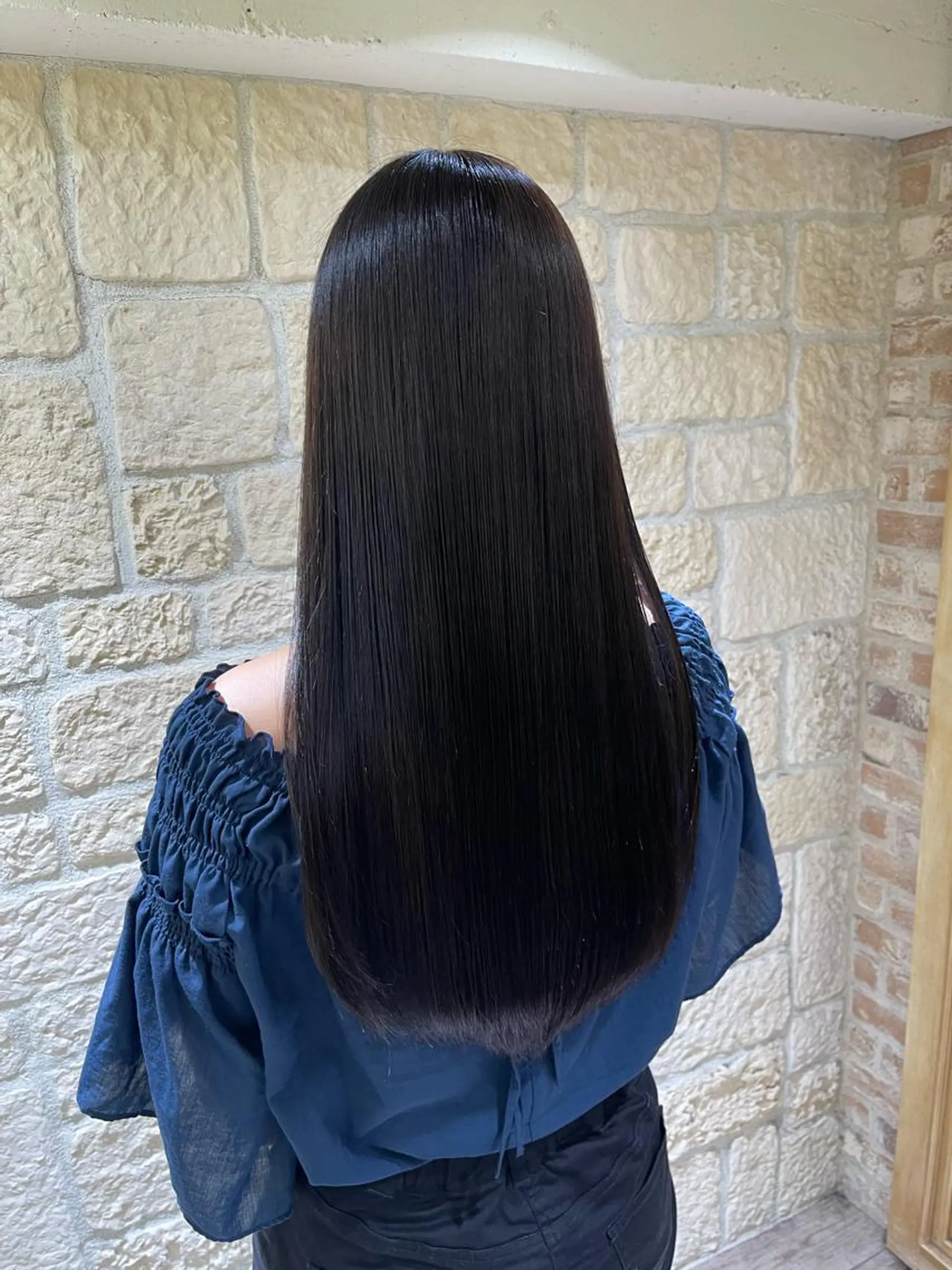 ロング アッシュ アッシュブラウン 千代 夏輝のヘアスタイル