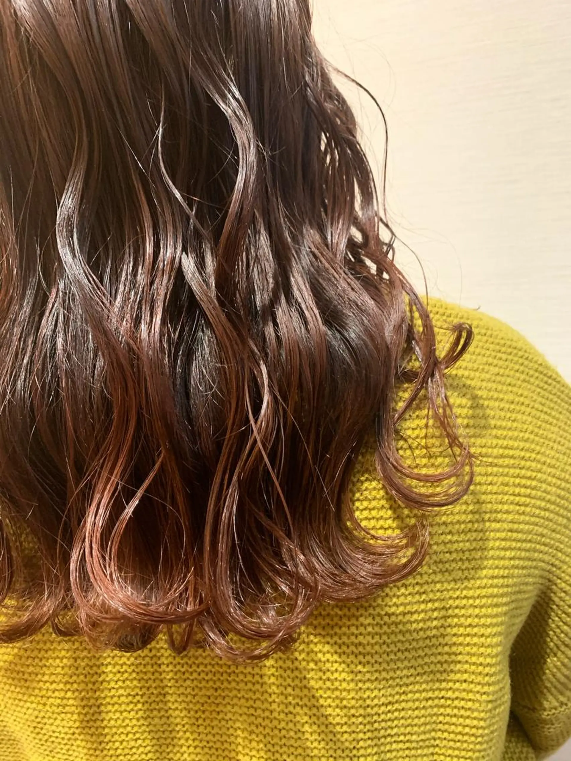 セミロング カラー 蓮見  友里のヘアスタイル