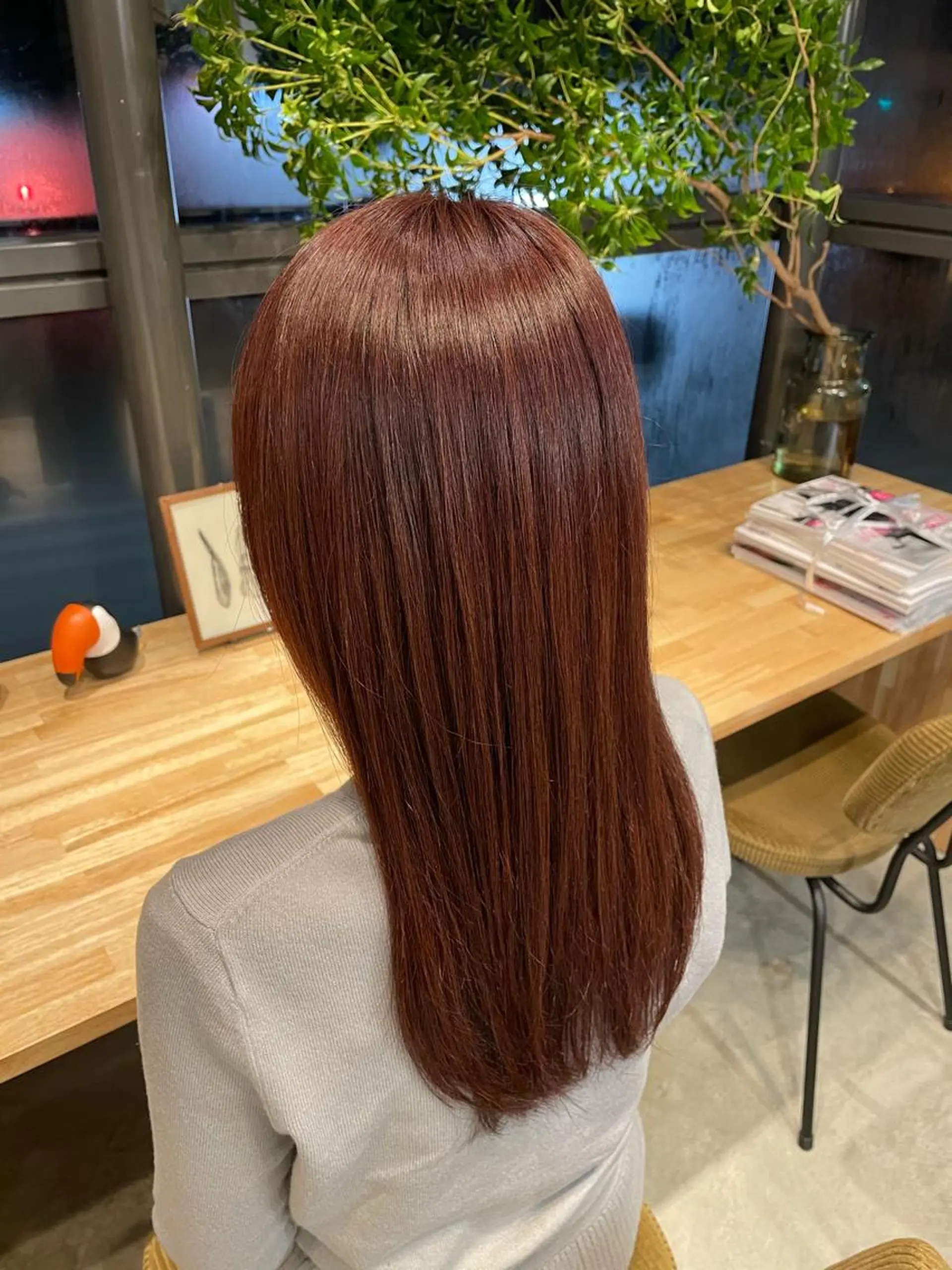 セミロング 菅原 彩加のヘアスタイル