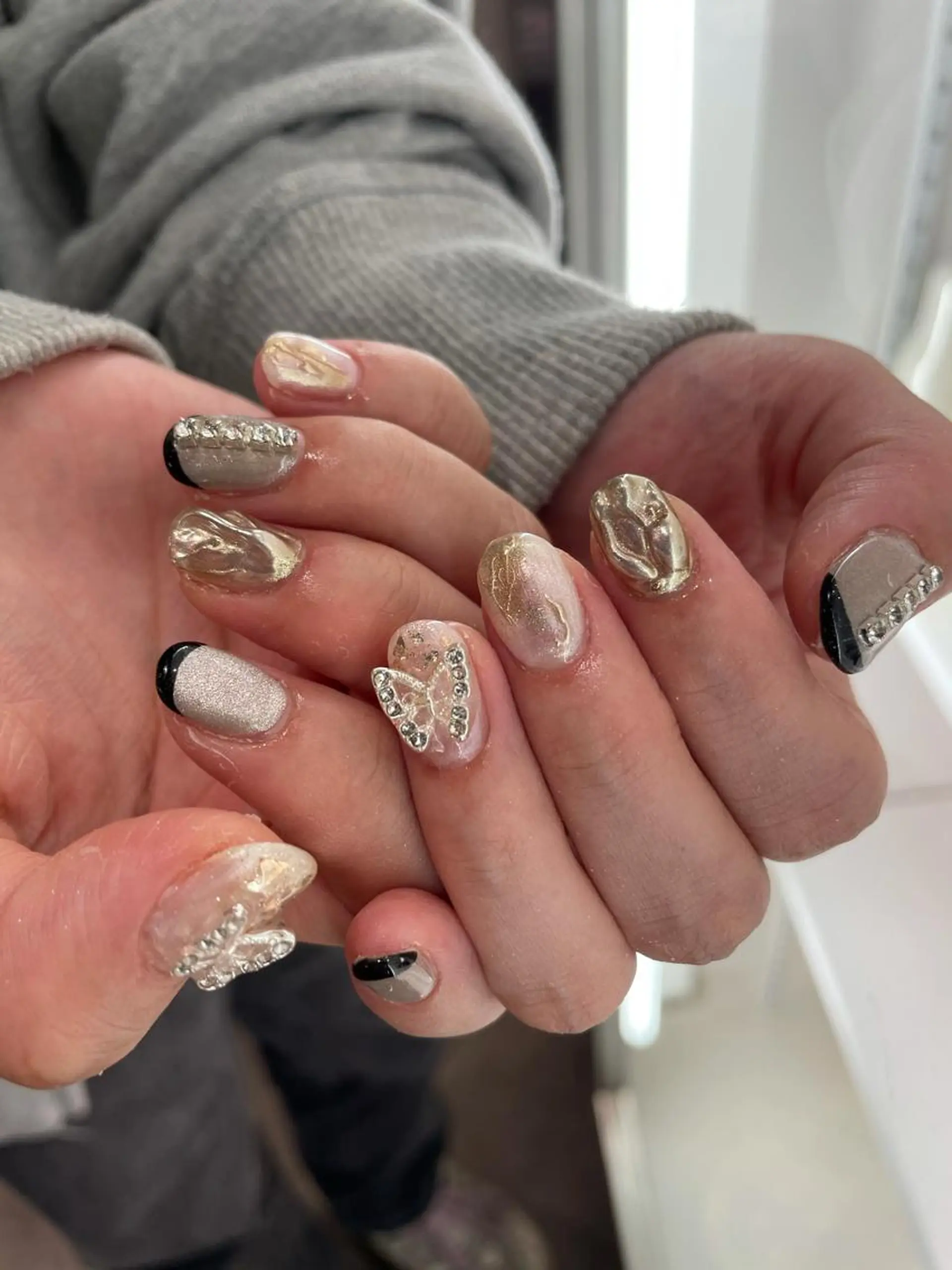 ネイル 成人式 ハンドネイル ナチュラル透明感🌱 小山美樹子のヘアスタイル