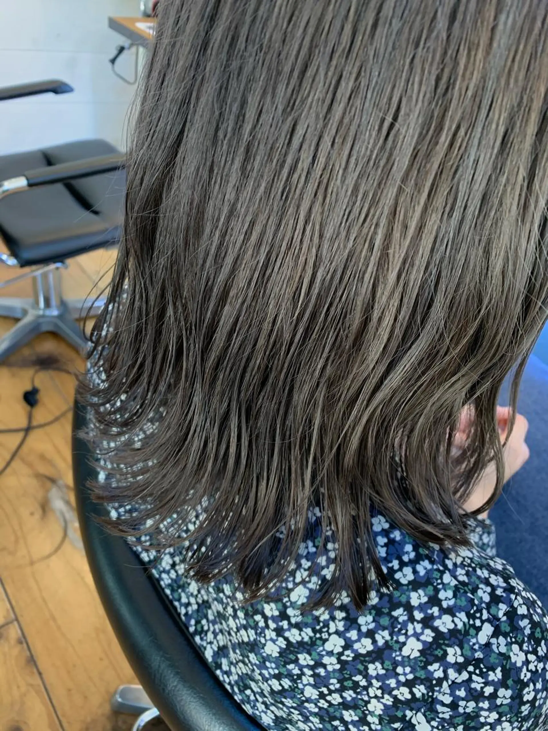 ミディアム カラー ブリーチ グレージュ Lagom なかだのヘアスタイル