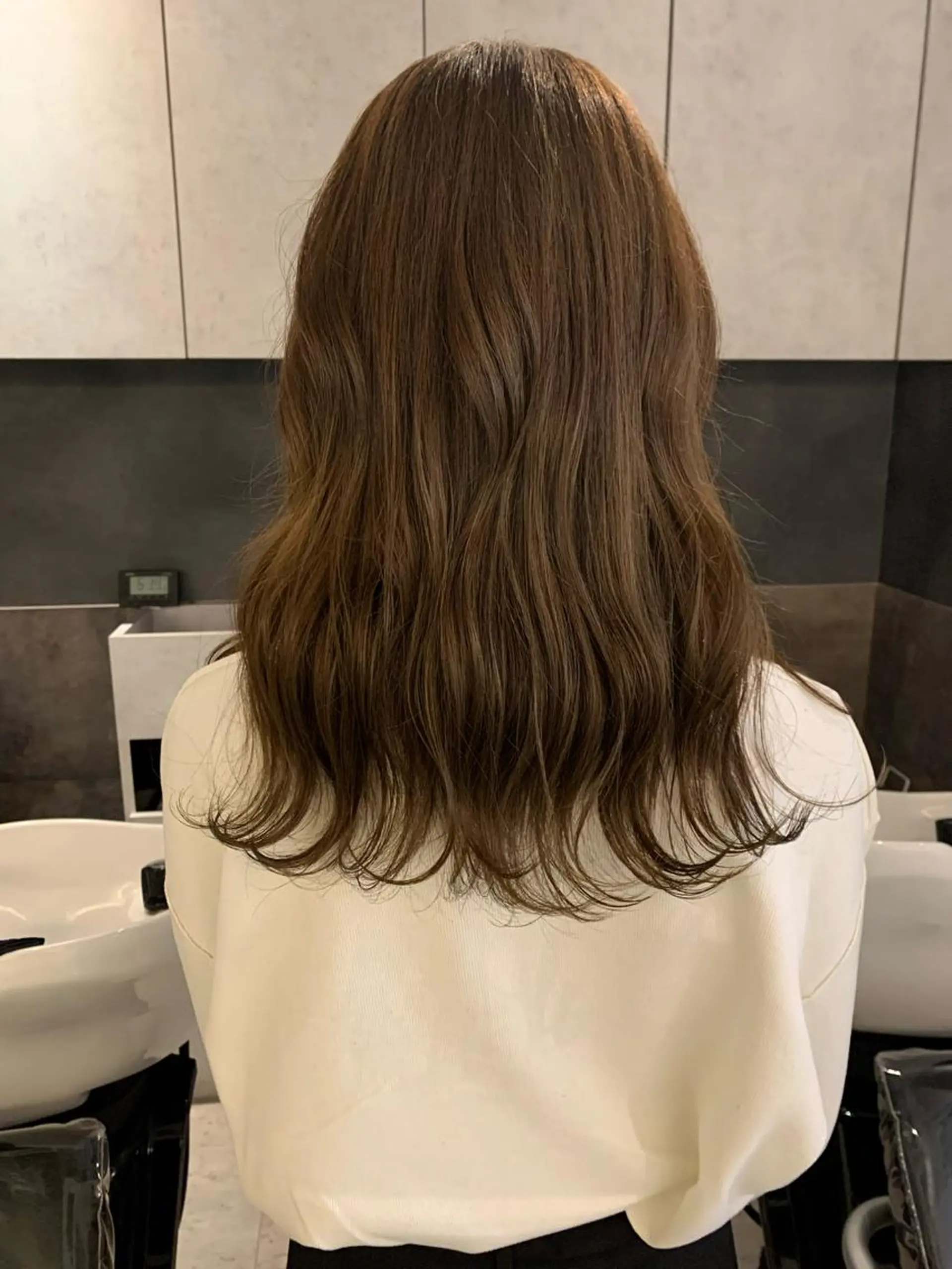 ロング カラー カット ヘアカラー SAKINO. ベージュカラーのヘアスタイル