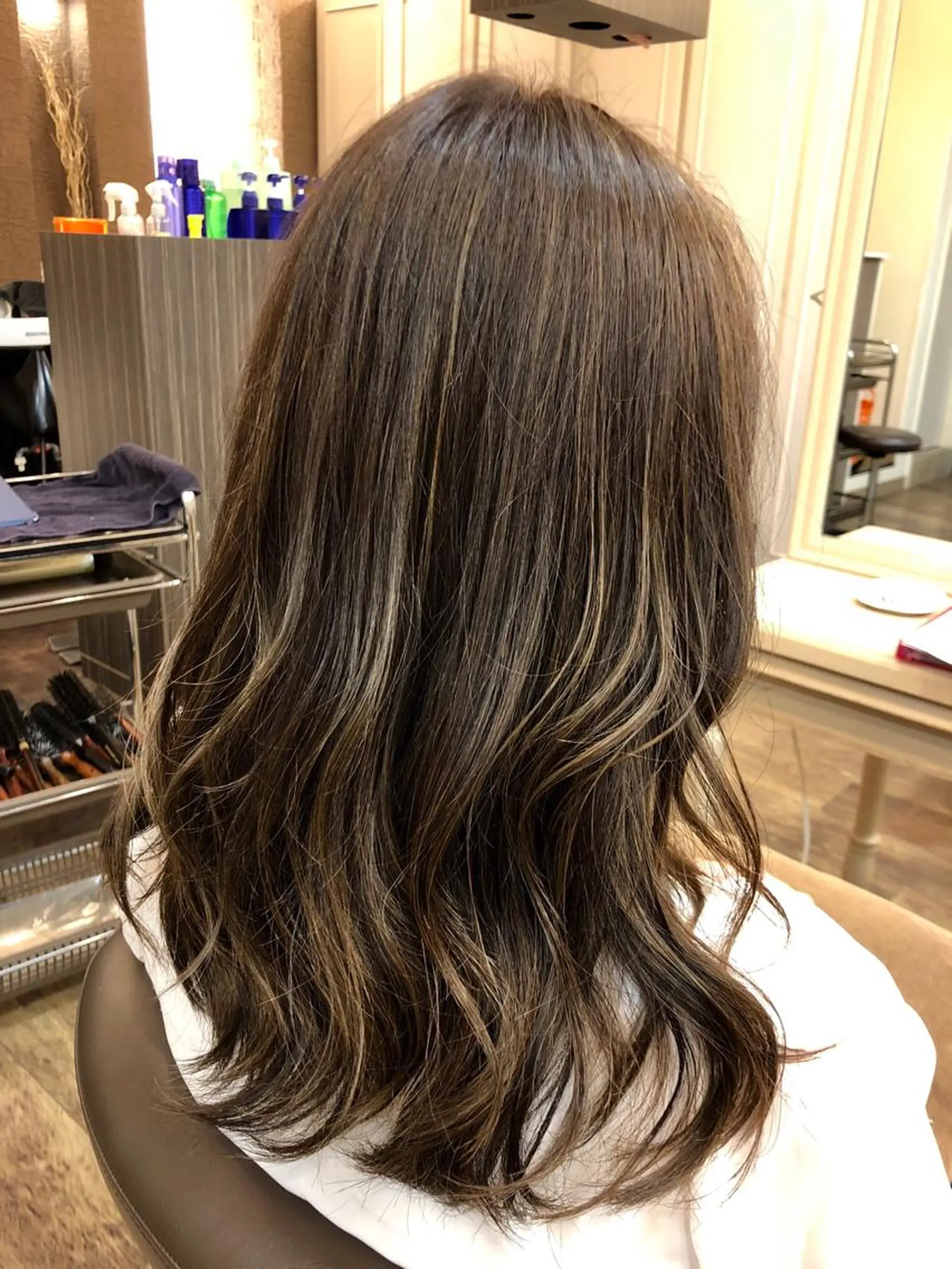 セミロング カラー ハイライトカラー ハイライト ヘアカラー 尚平 40代からの 髪質改善専門のその他イメージ