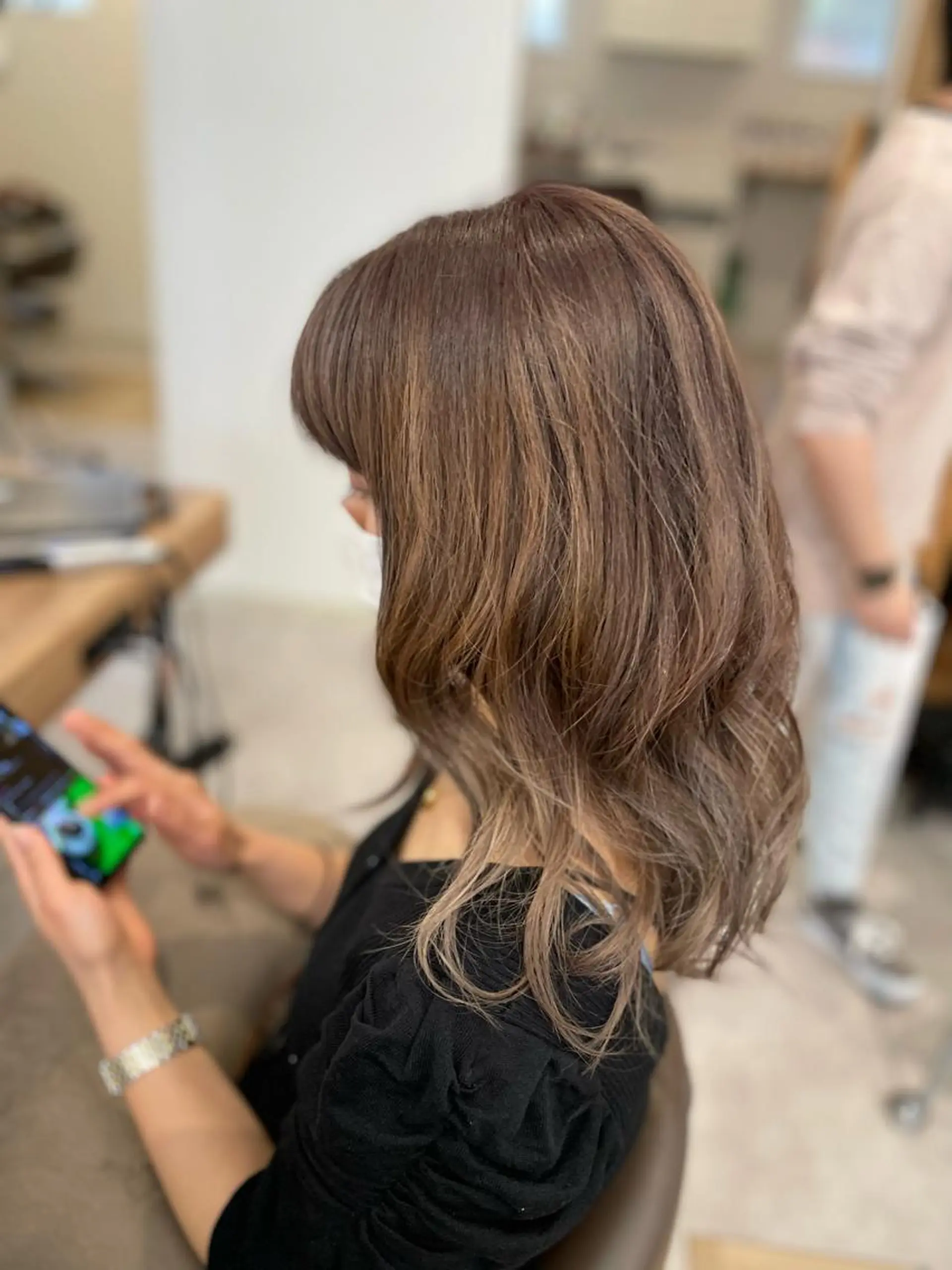 ロング カラー ブリーチ イルミナカラー 髪質改善 トリートメント 山越 美裕樹のヘアスタイル