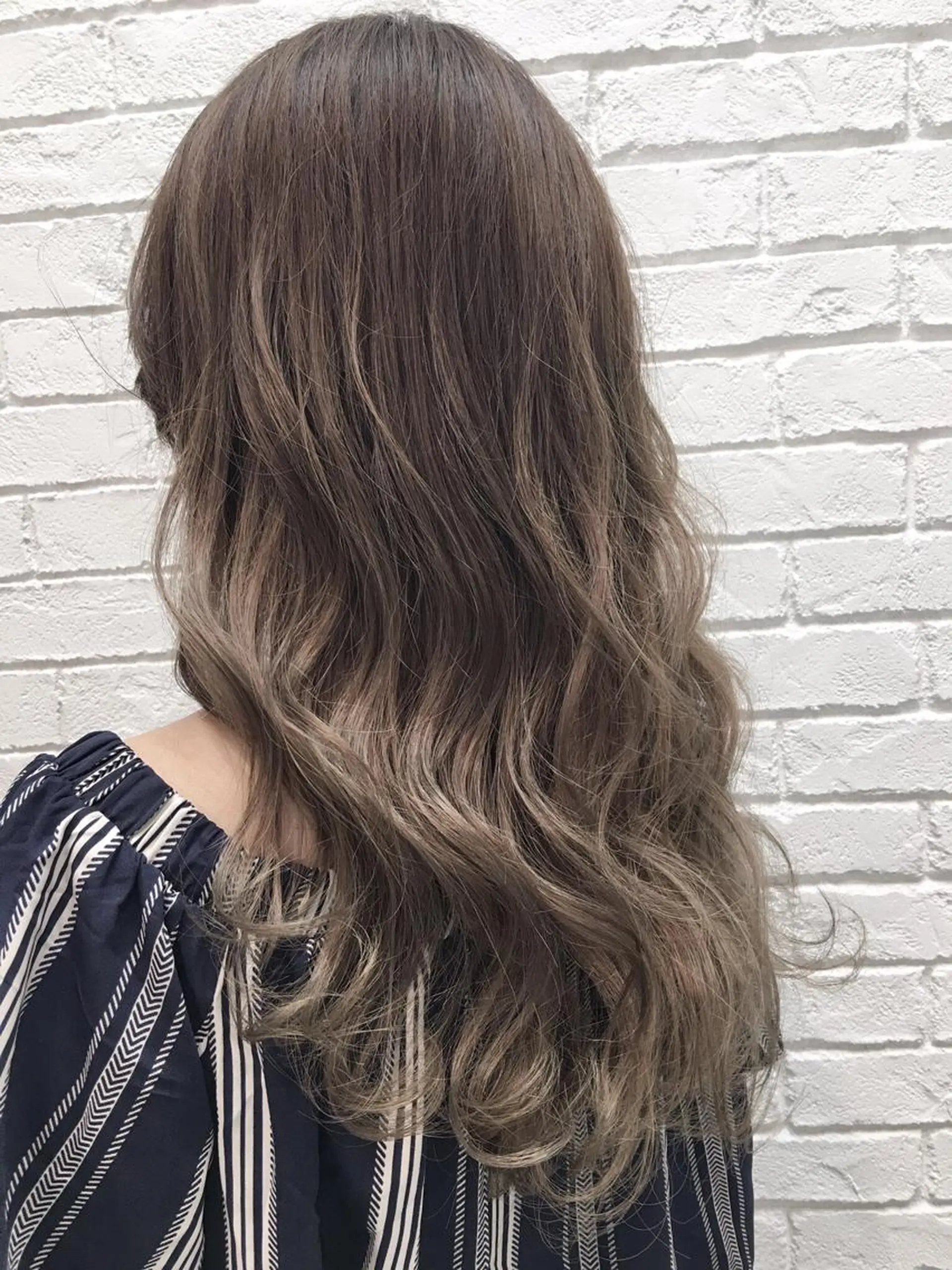 ロング ヘアカラー Reve Resort池袋のヘアスタイル