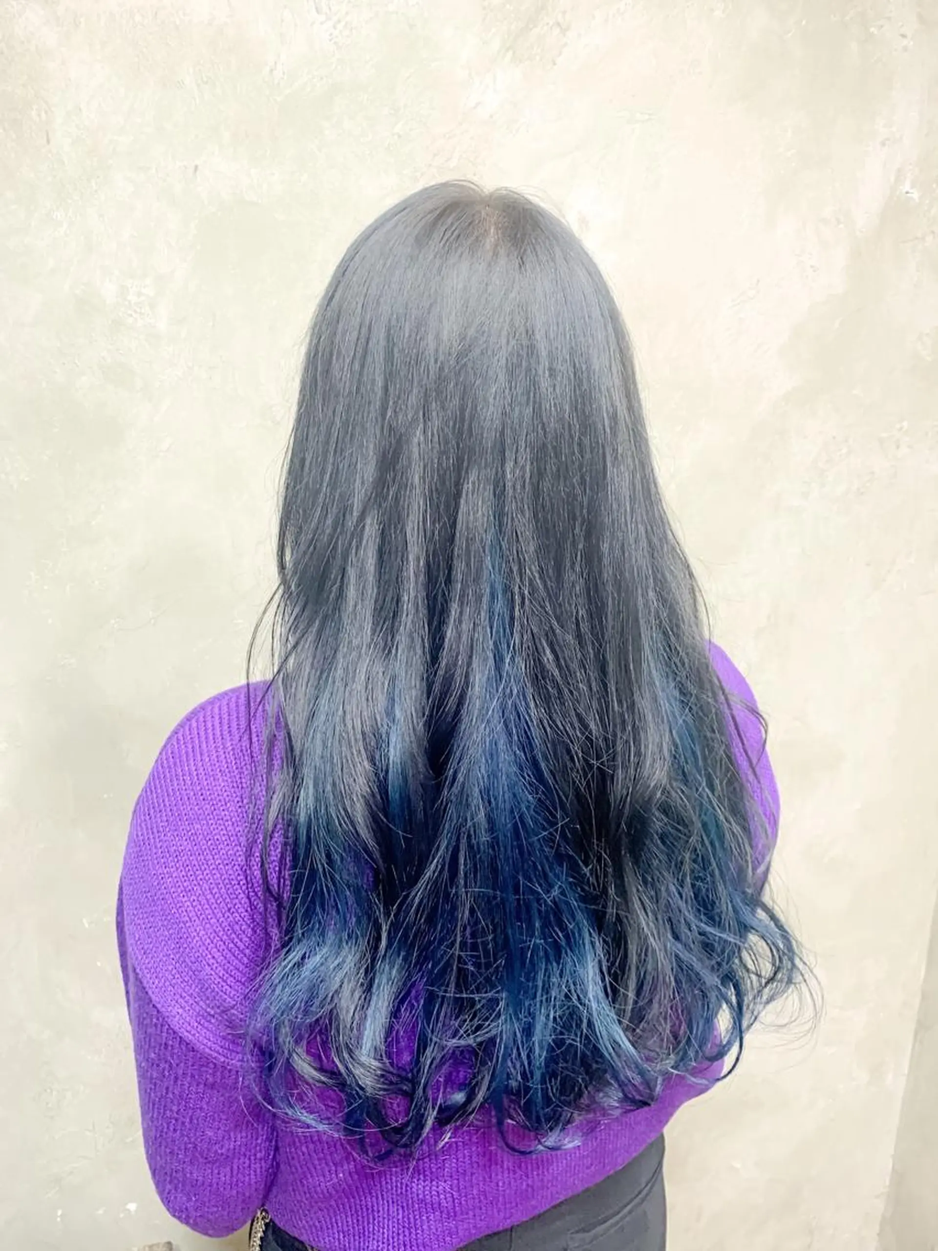 ロング カラー パーマ 黒髪 ブルーカラー 🌈髪質改善💕 縮毛矯正✨青木まで✨のヘアスタイル