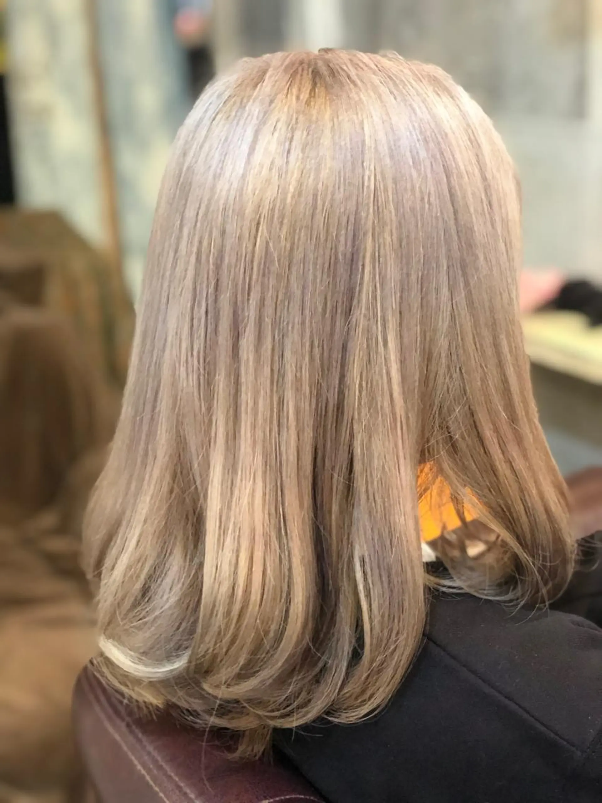 ミディアム カラー グレージュ イケダ ハルカのヘアスタイル