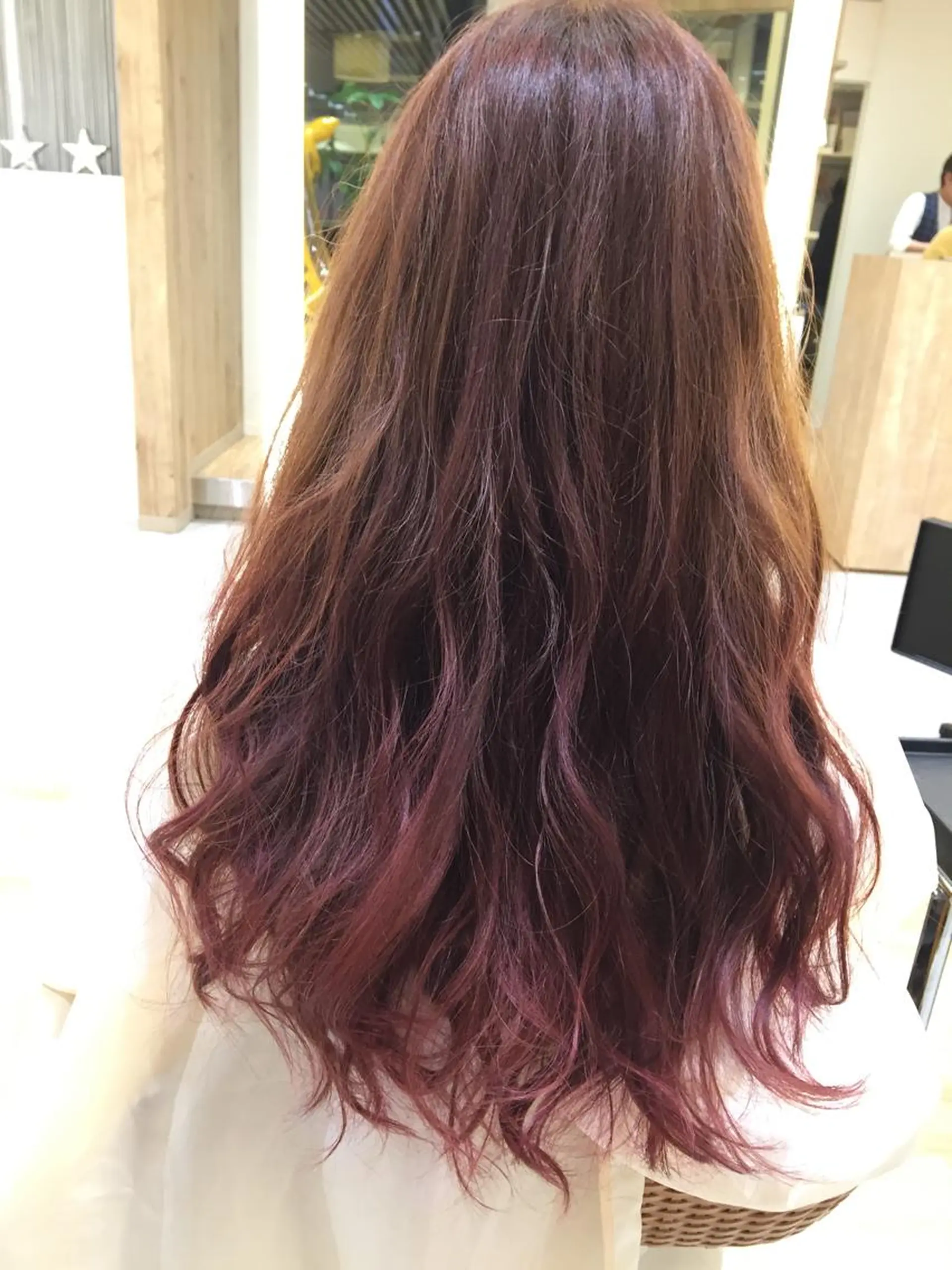 ロング カラー ヘアアレンジ グラデーションカラー ピンクカラー カット ヘアカラー トリートメント 山北 咲子のヘアスタイル