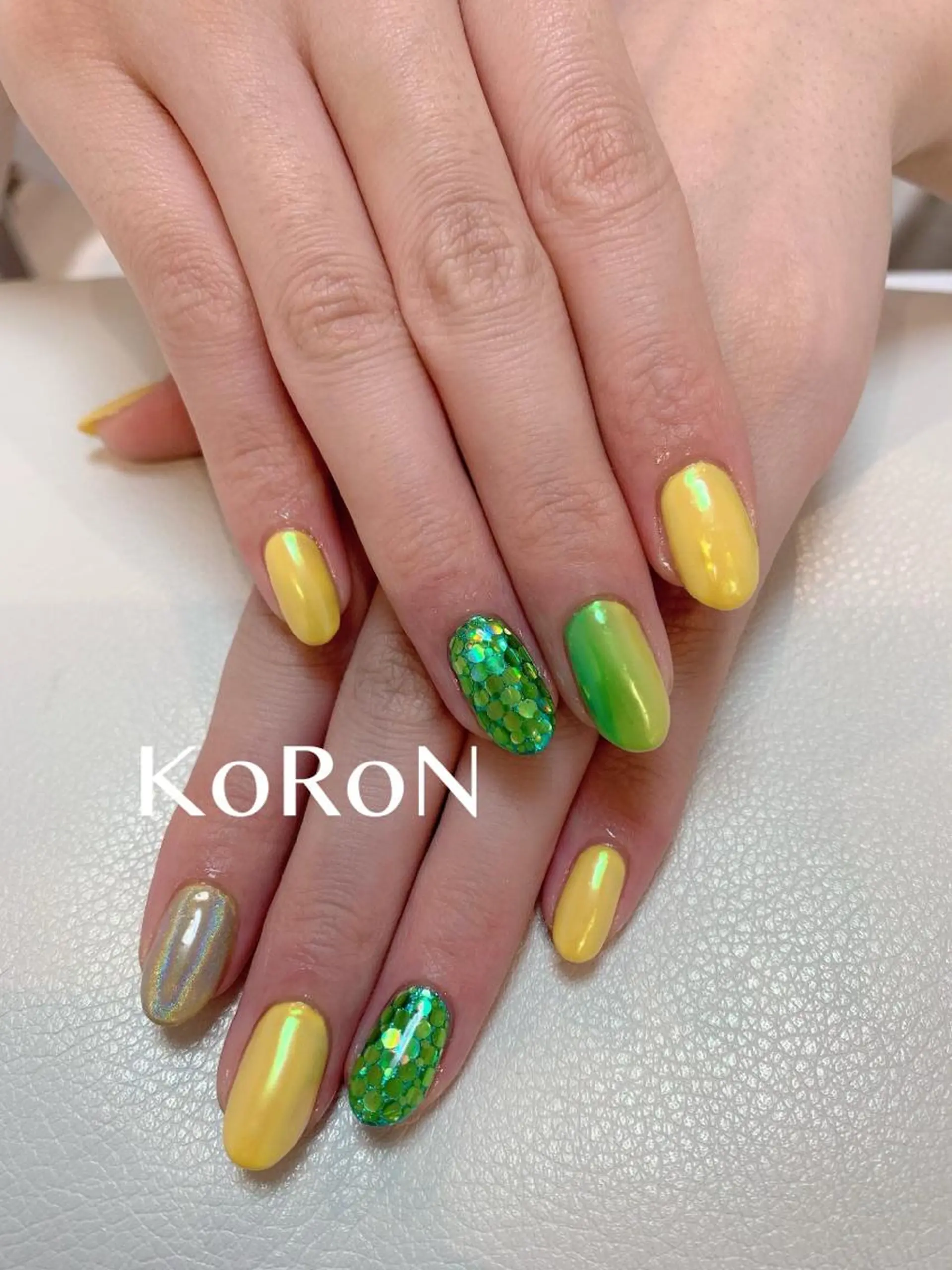 ネイル グリーン 黄色 ハンドネイル 自宅サロン鎌倉 KORONのネイルデザイン