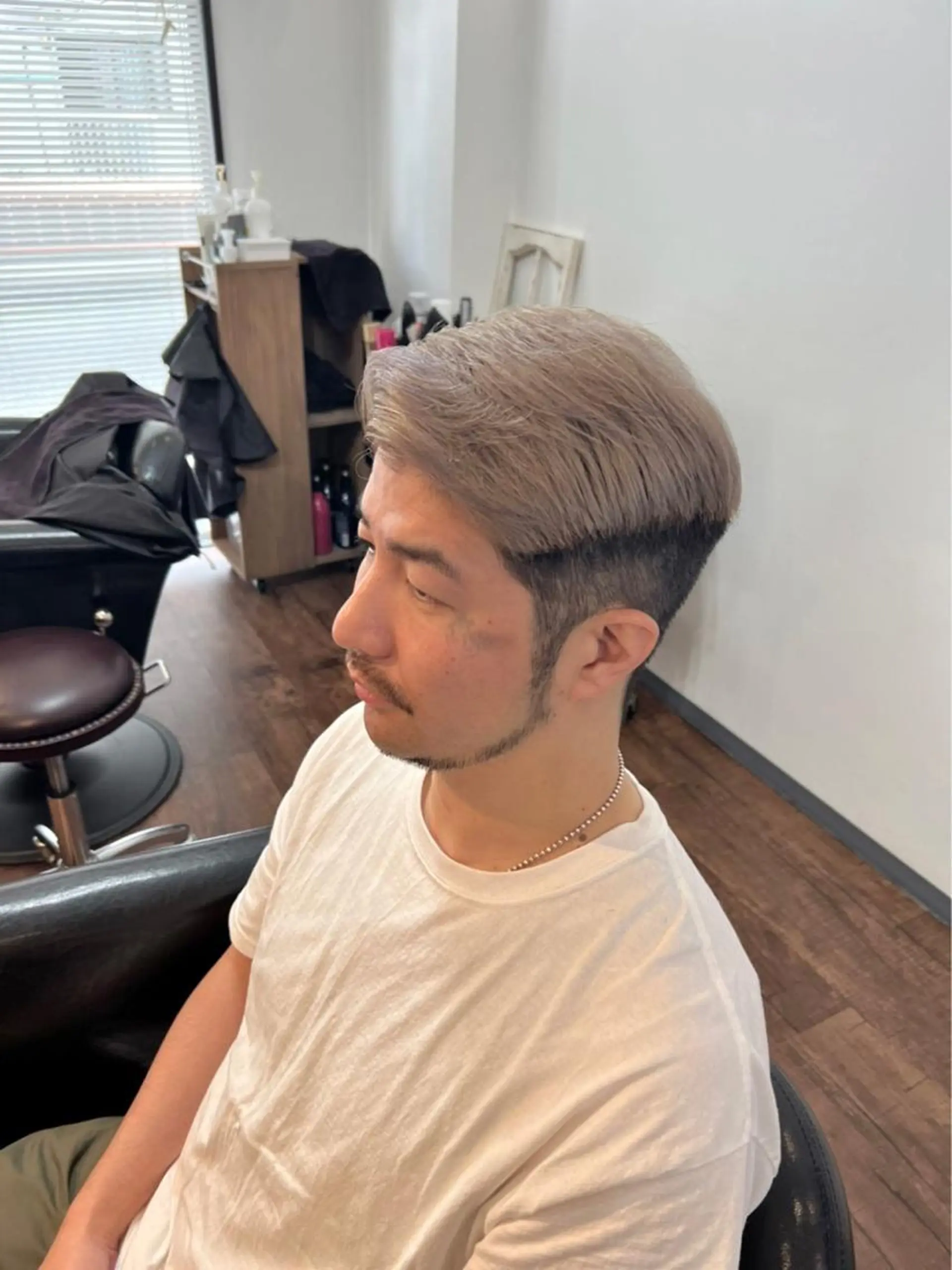 ショート カラー メンズ メンズブリーチ メンズハイトーン ブリーチ ハイトーンカラー ショートヘア Luzir⭐︎ GEN⭐︎のヘアスタイル