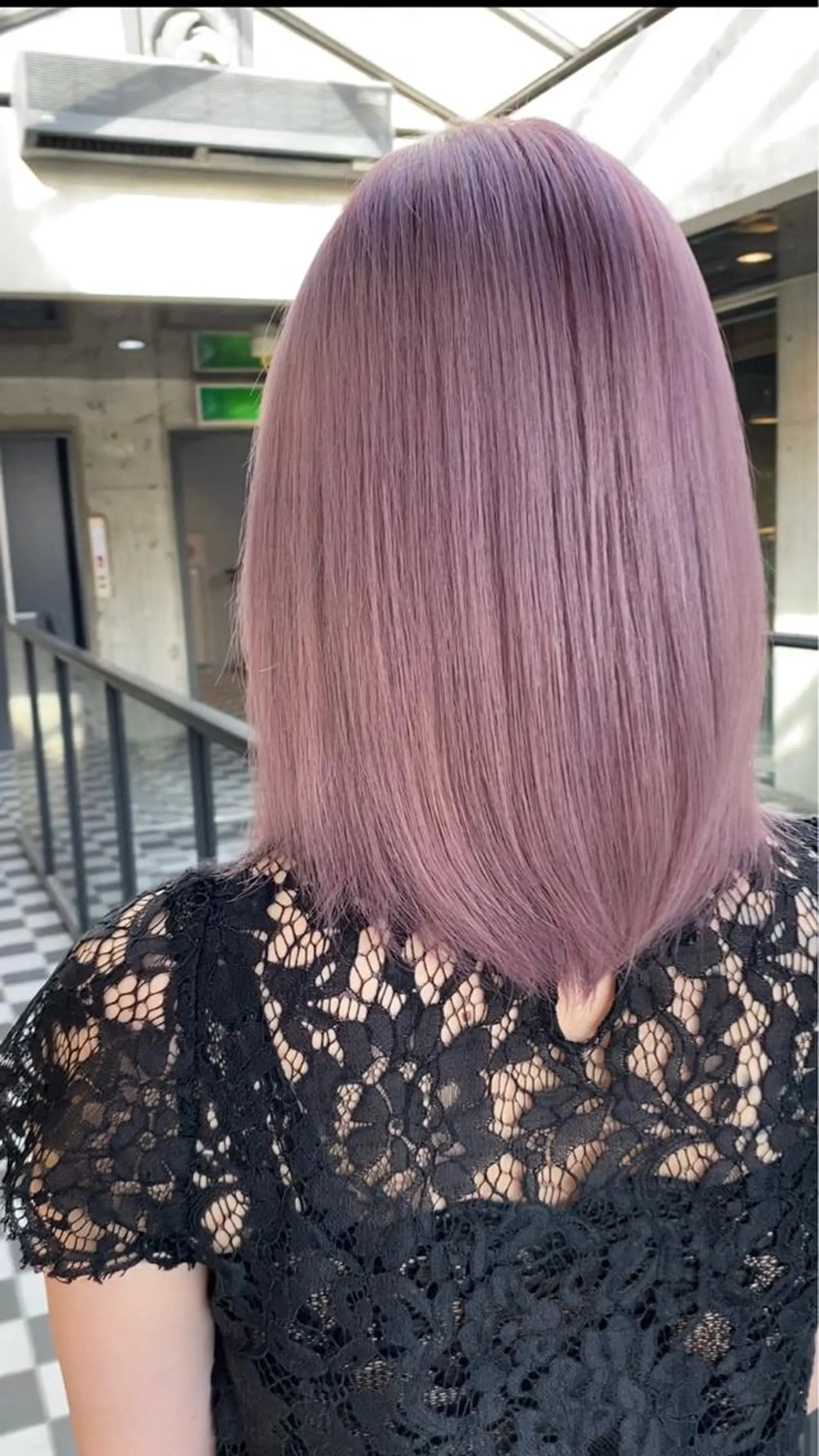 ミディアム カラー 小坂 麻綾のヘアスタイル