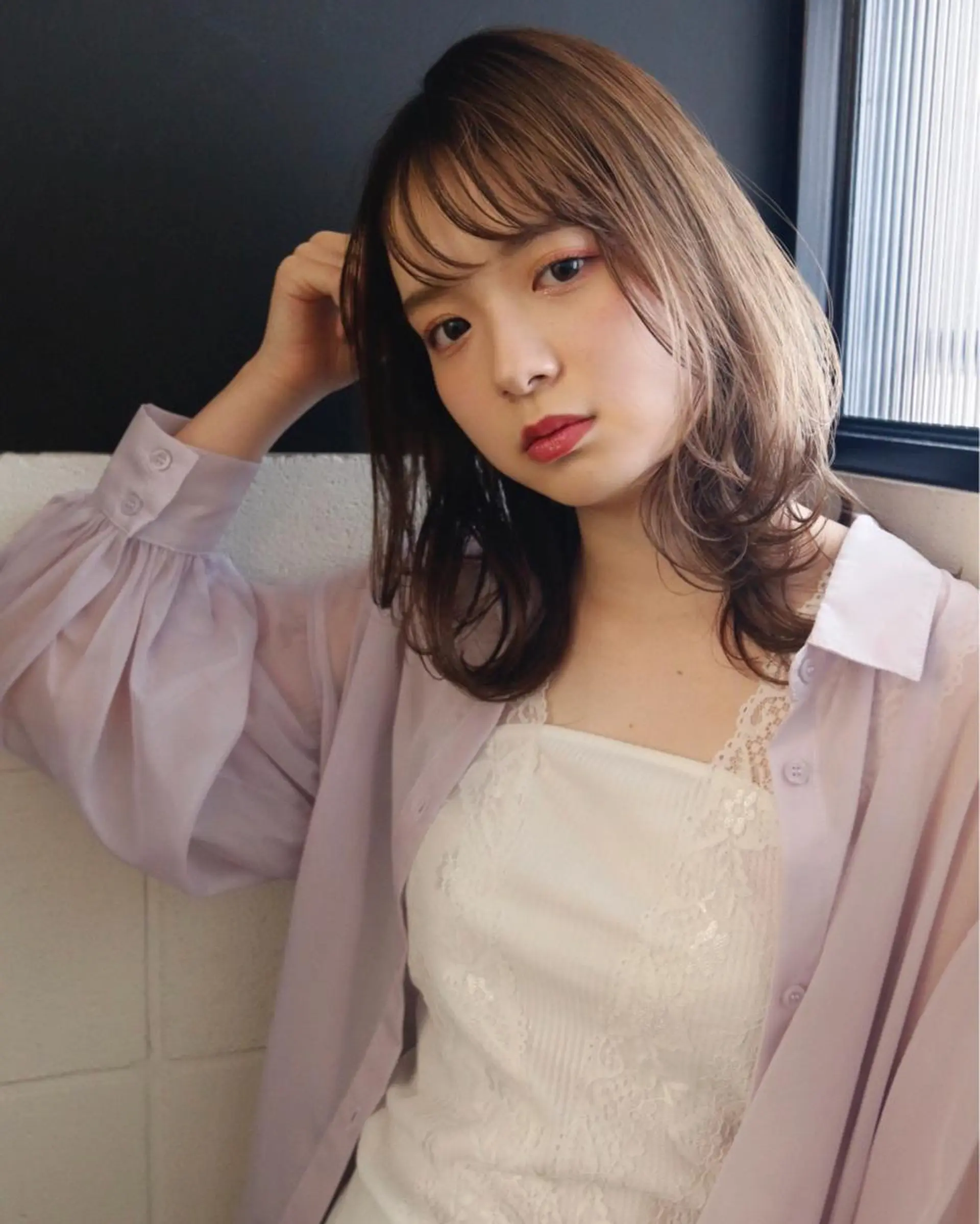 ミディアム レイヤーカット 外ハネヘア ヘアカラー トリートメント Ebihara Satomiのヘアスタイル