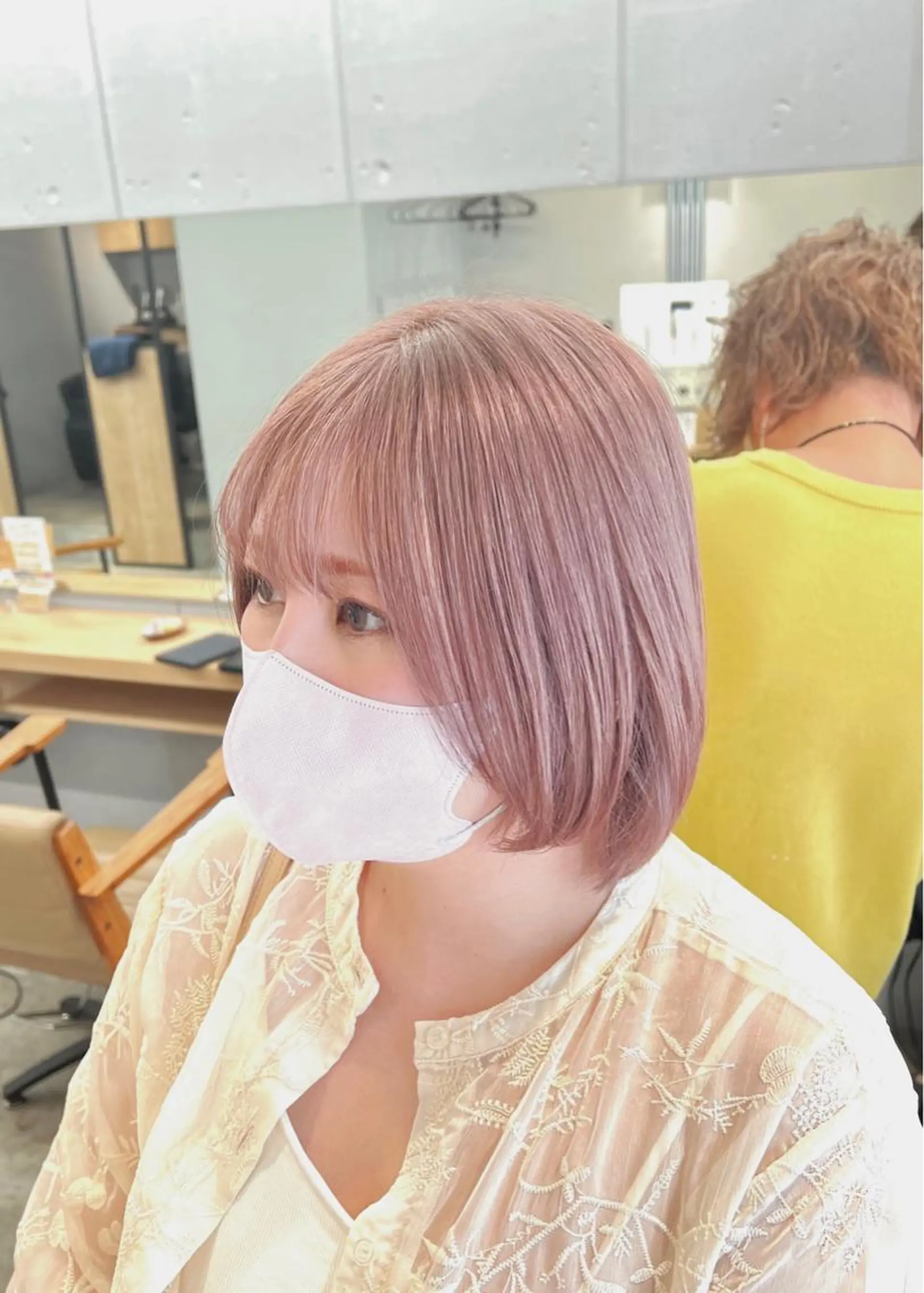 ショート ブリーチ毛の縮毛矯正 ハイトーン/岡本智樹のヘアスタイル