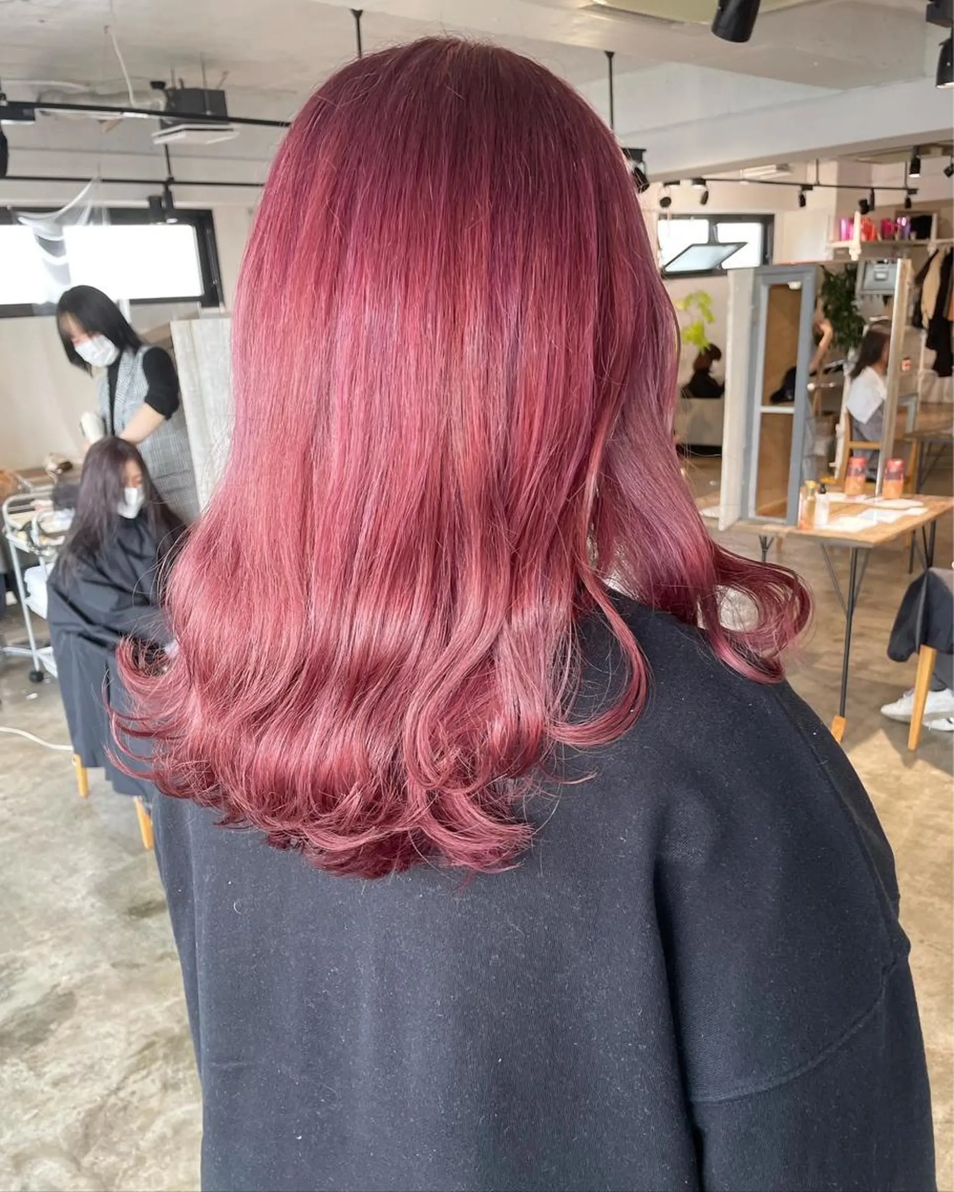 ミディアム カラー ピンクカラー ヘアカラー トリートメント ハイトーン/レイヤー /ケアブリーチ石川治のヘアスタイル