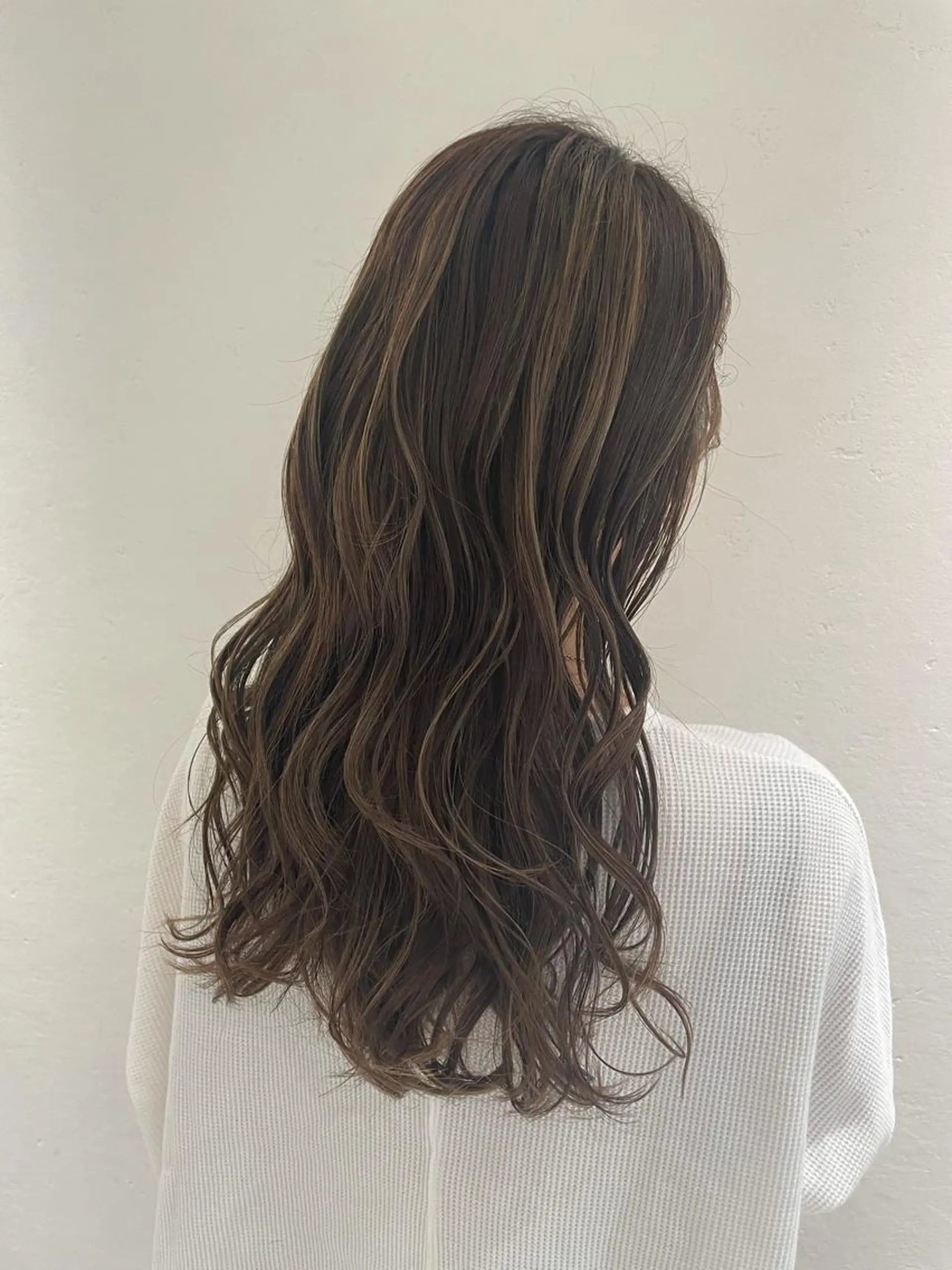ロング ヘアカラー 高木 櫻のヘアスタイル