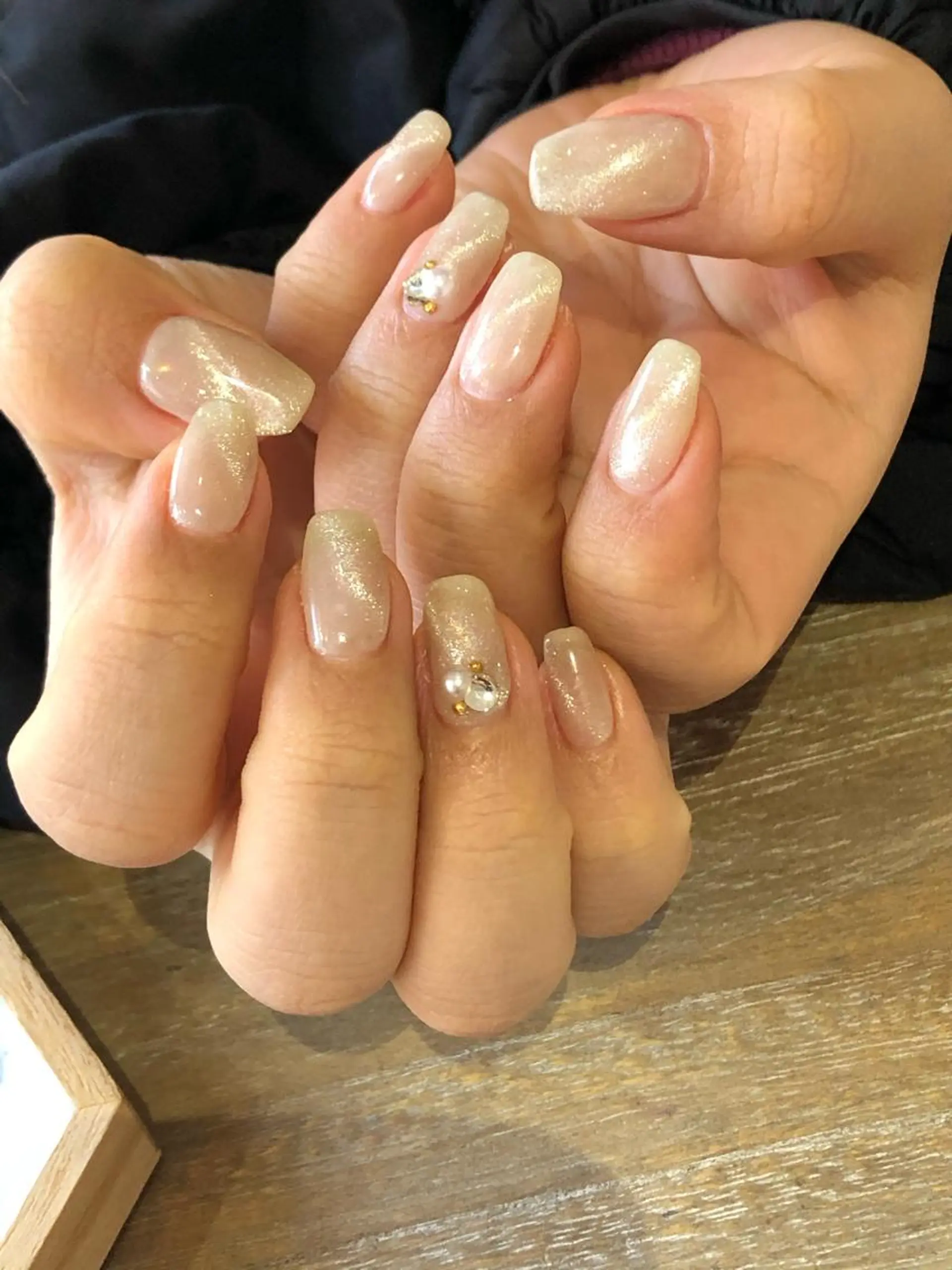 ネイル ストーンネイル ハンドネイル Nest 三田のマツエク・マツパデザイン