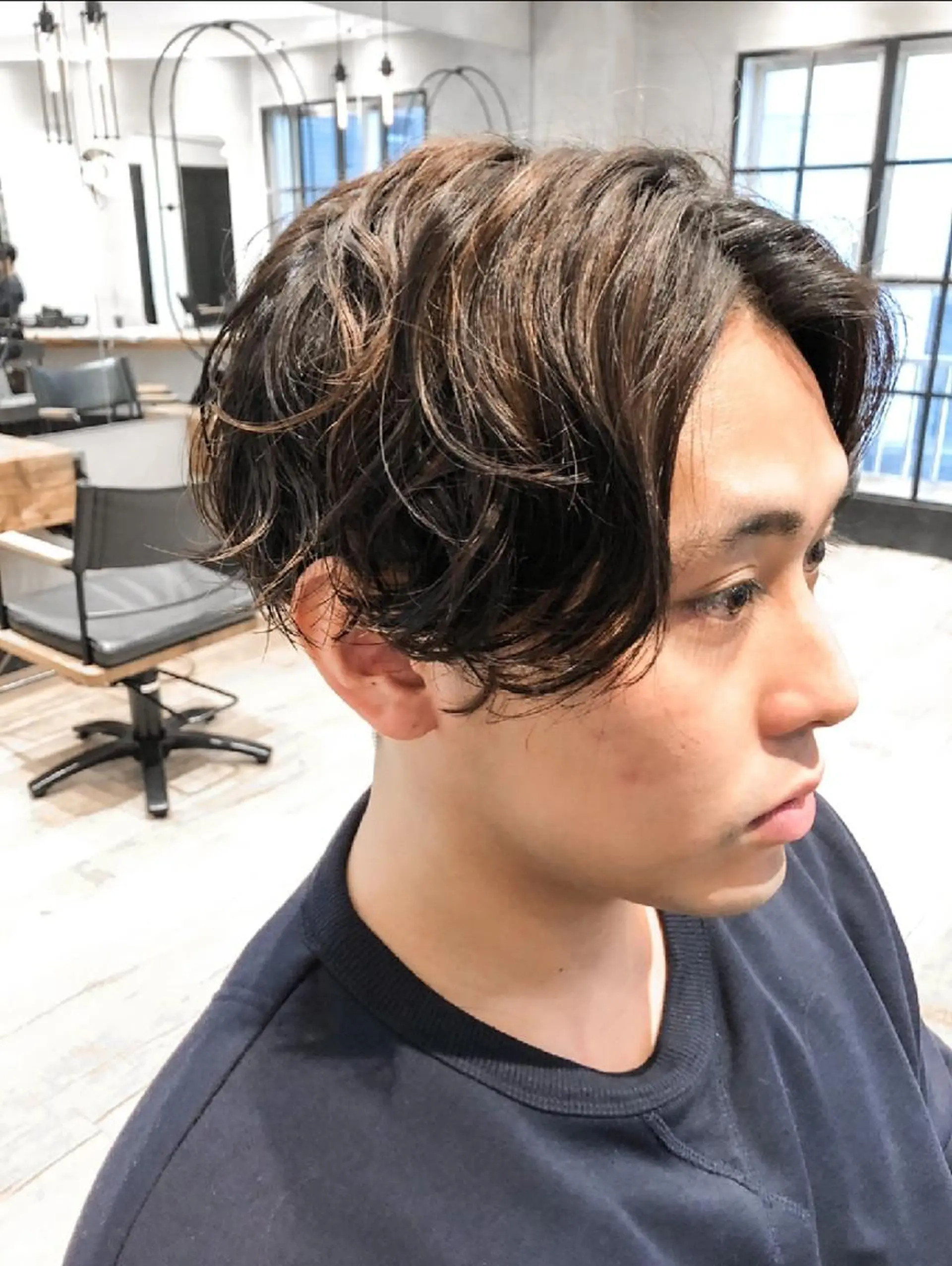 メンズ ミディアム ミディアムパーマ センターパート メンズパーマ 新宿メンズ専門 モテ清潔感パーマ特化のヘアスタイル