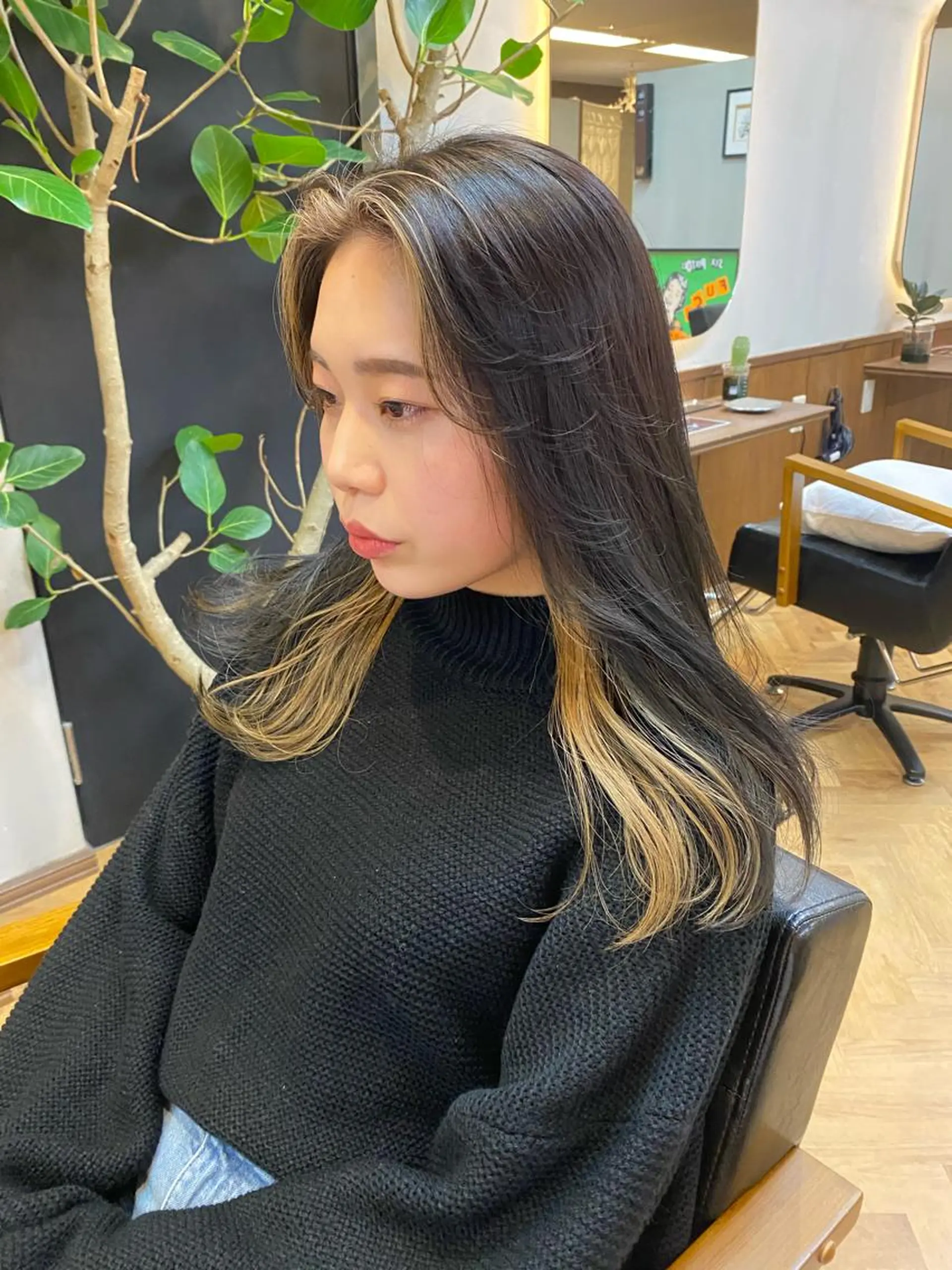 セミロング デザインカラー/ボブ ブリーチカラー/ユリのヘアスタイル