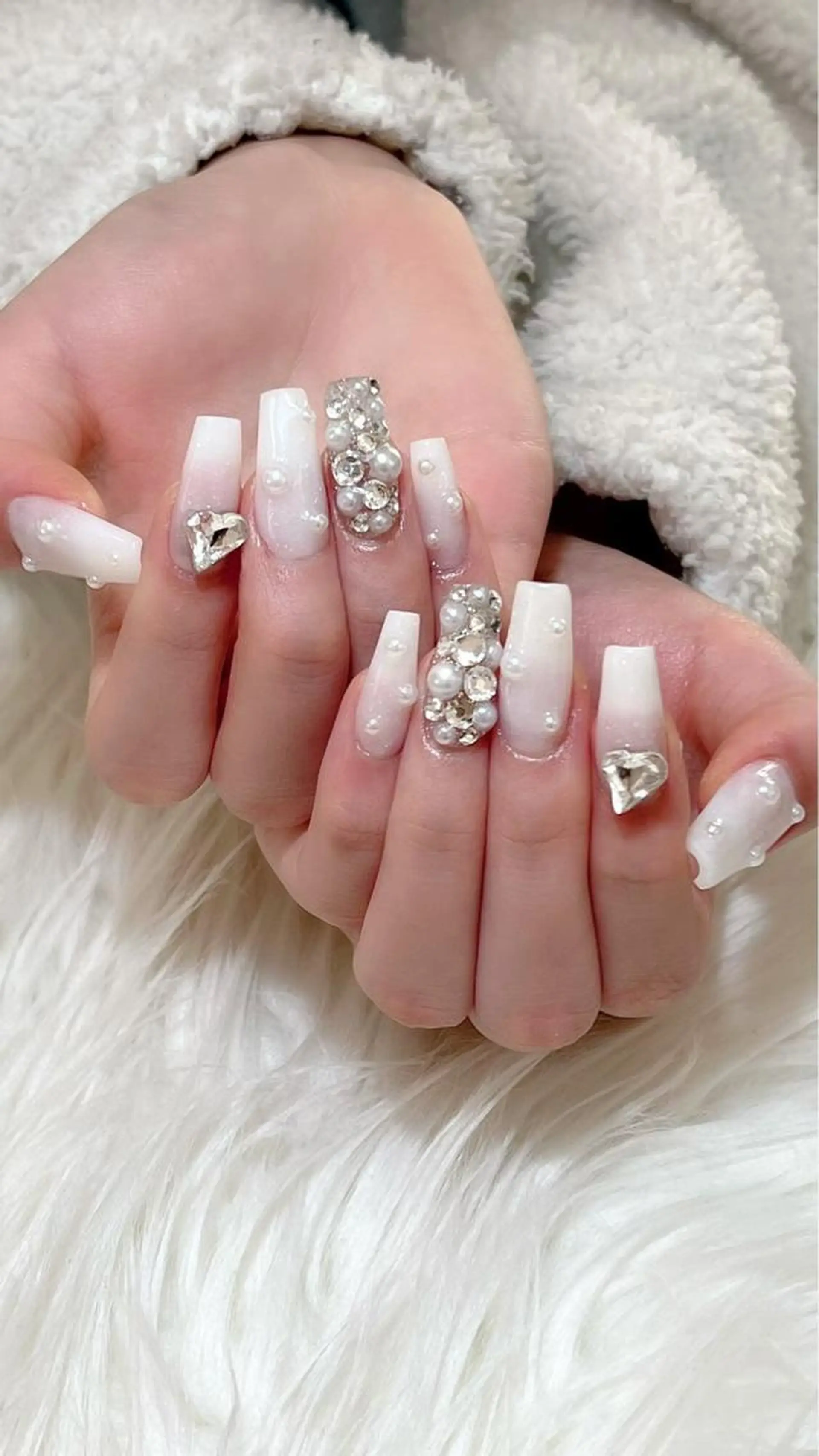 ネイル シェヌネイル JURAのネイルデザイン