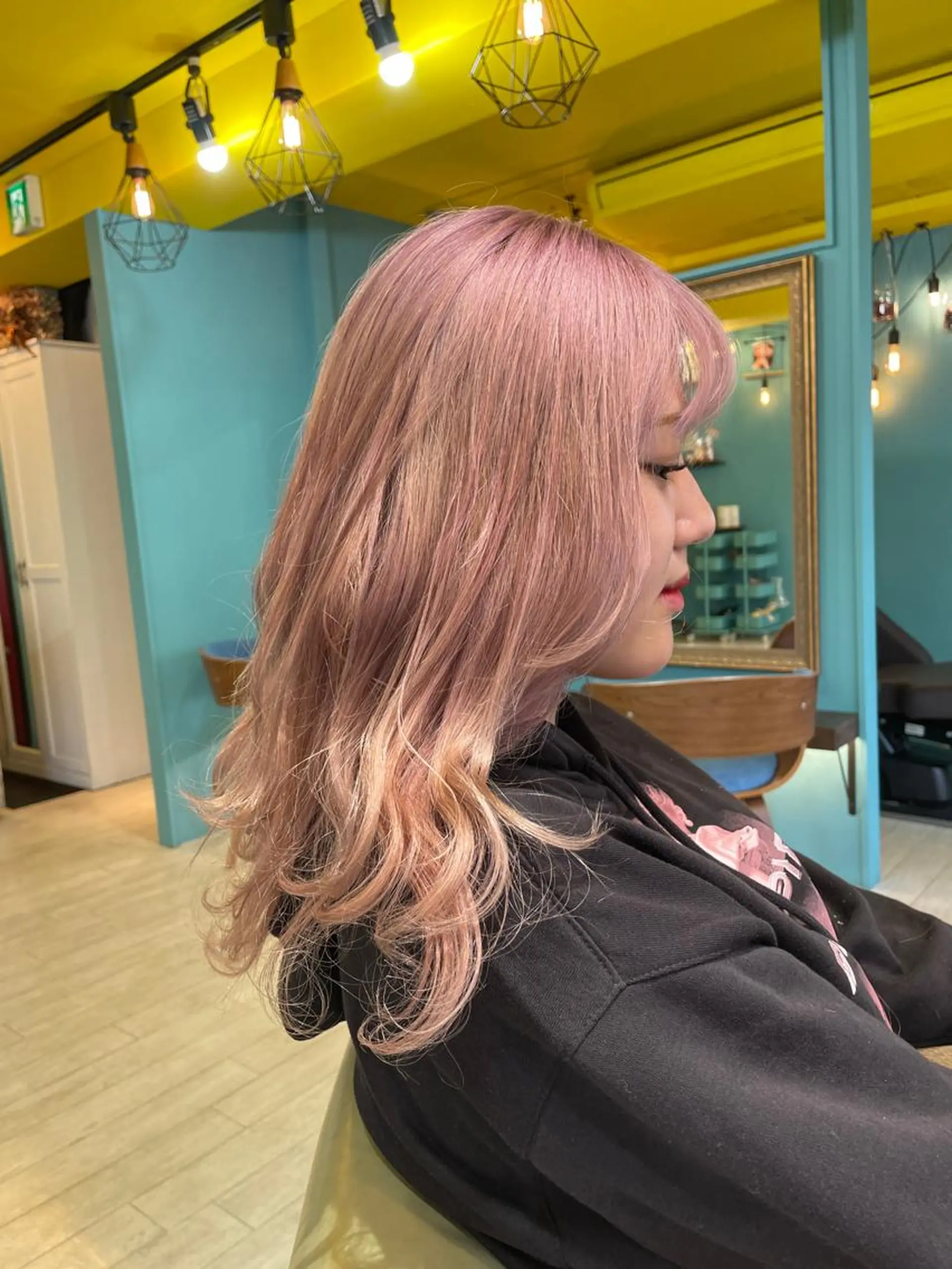 ロング カラー ピンクカラー ヘアカラー トリートメント 末石 智のヘアスタイル