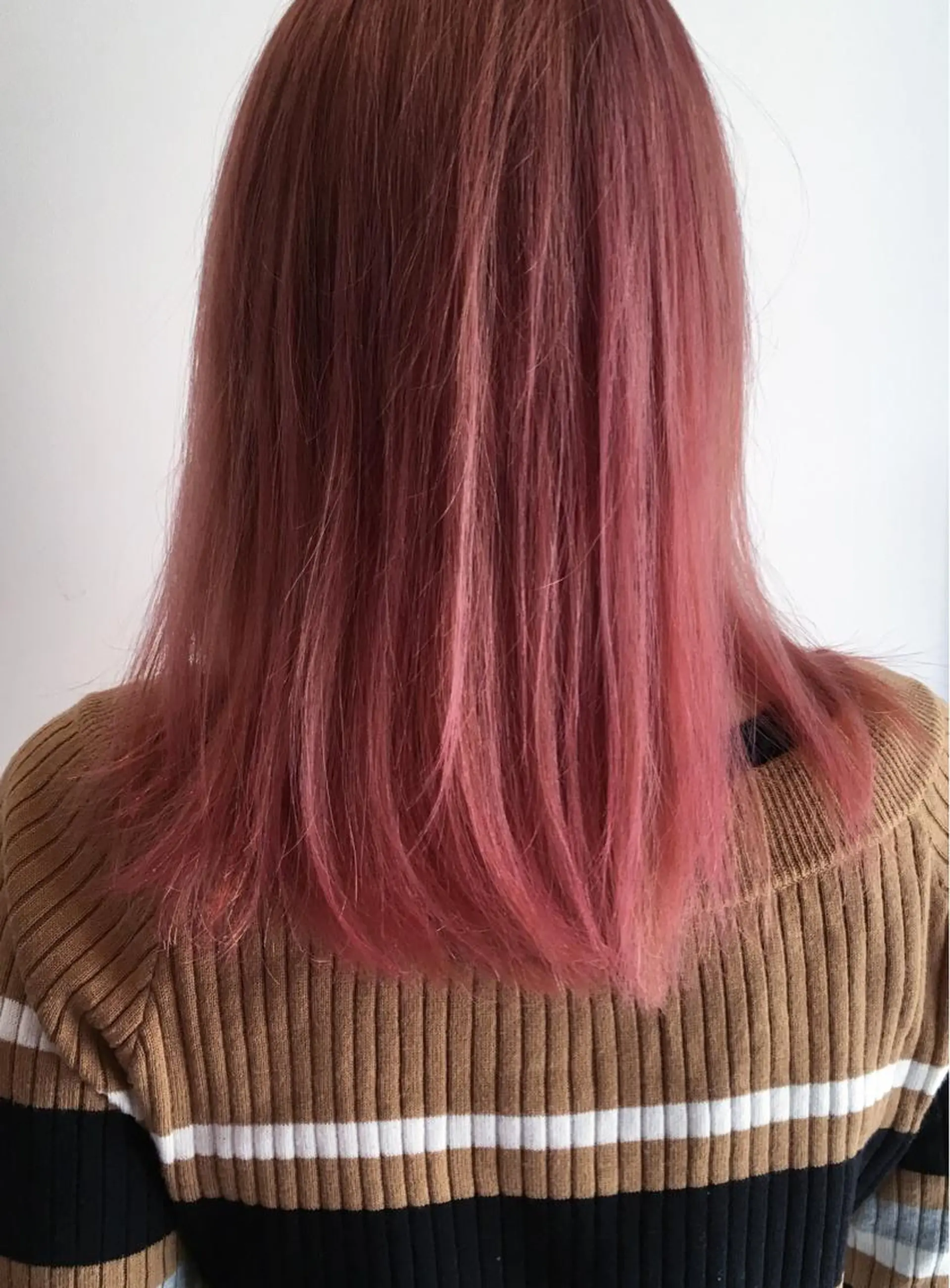 ミディアム カラー ブリーチ ピンクカラー tipi 香椎・千早のヘアスタイル