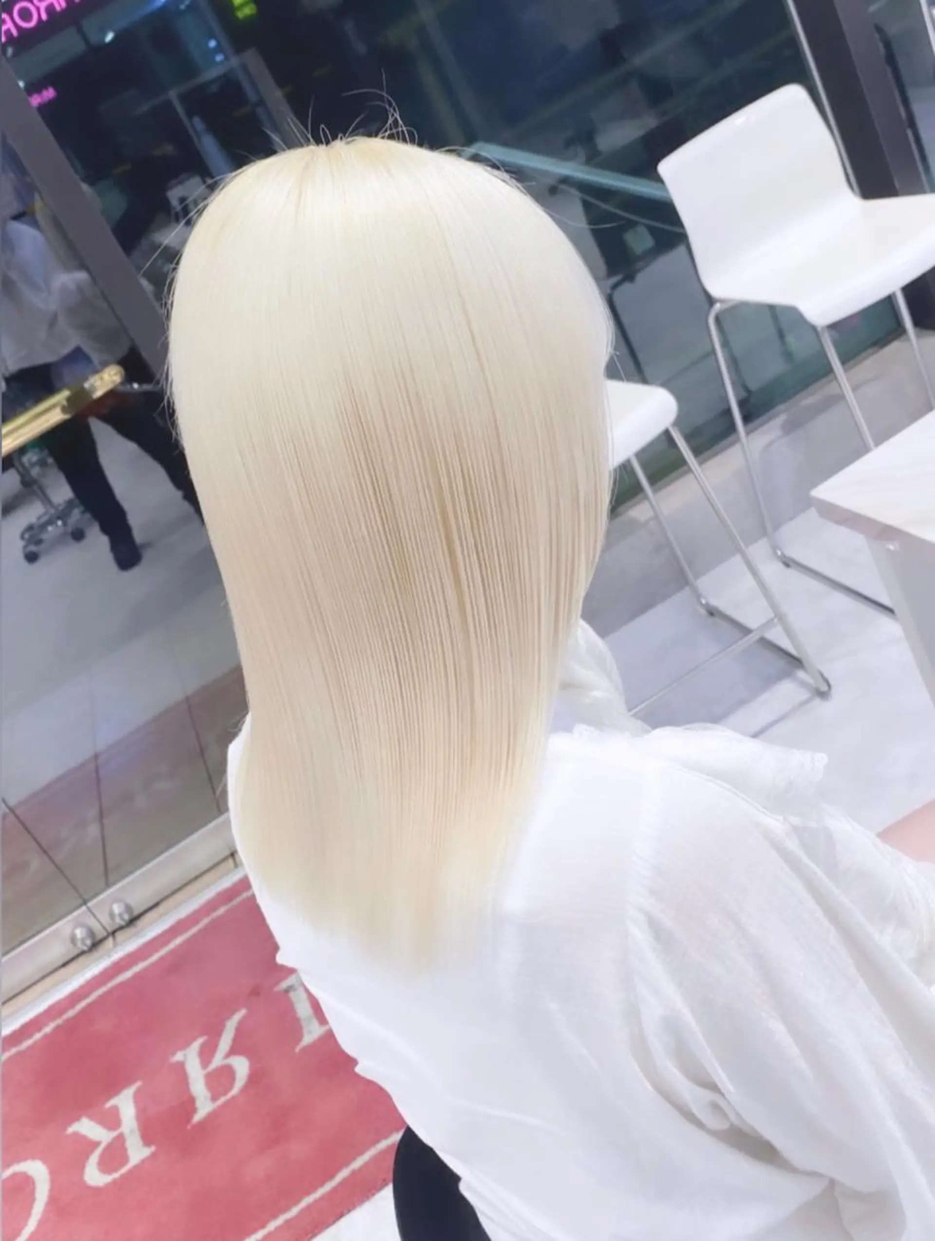ミディアム カラー パーマ ヘアアレンジ メンズ キッズ ネイル マツエク・マツパ アイブロウ ブロンド ホワイトブロンド ホワイト ハイトーンNo.1 👩🏼NaGiSaのヘアスタイル