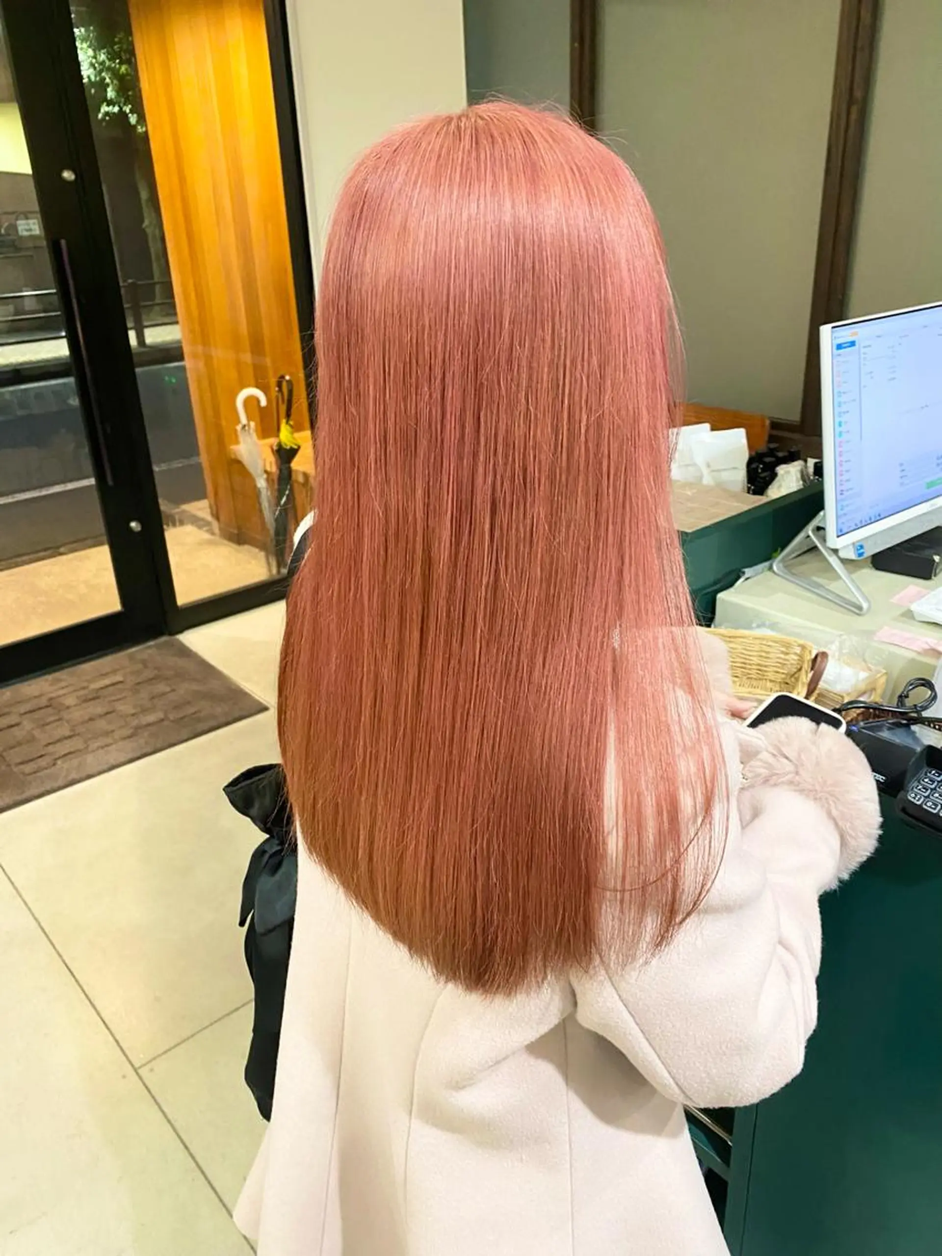 カラー ピンクカラー ヘアカラー ブリーチカラー よねだまことのヘアスタイル