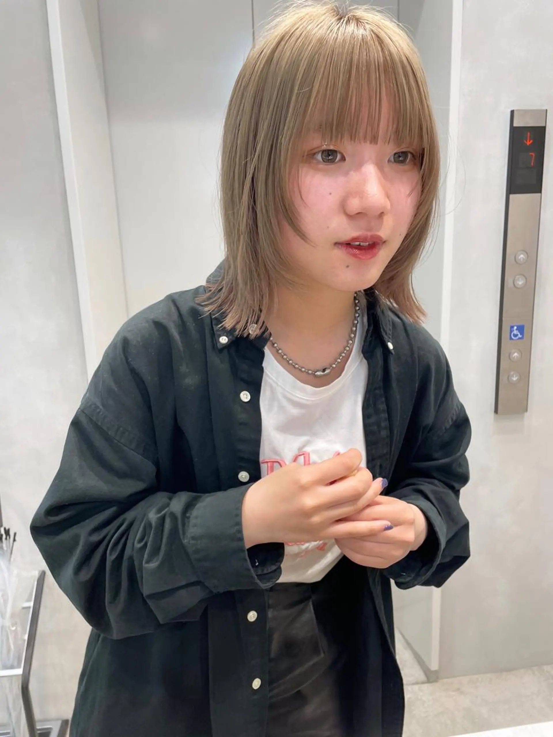ミディアム 青木 優歩のヘアスタイル