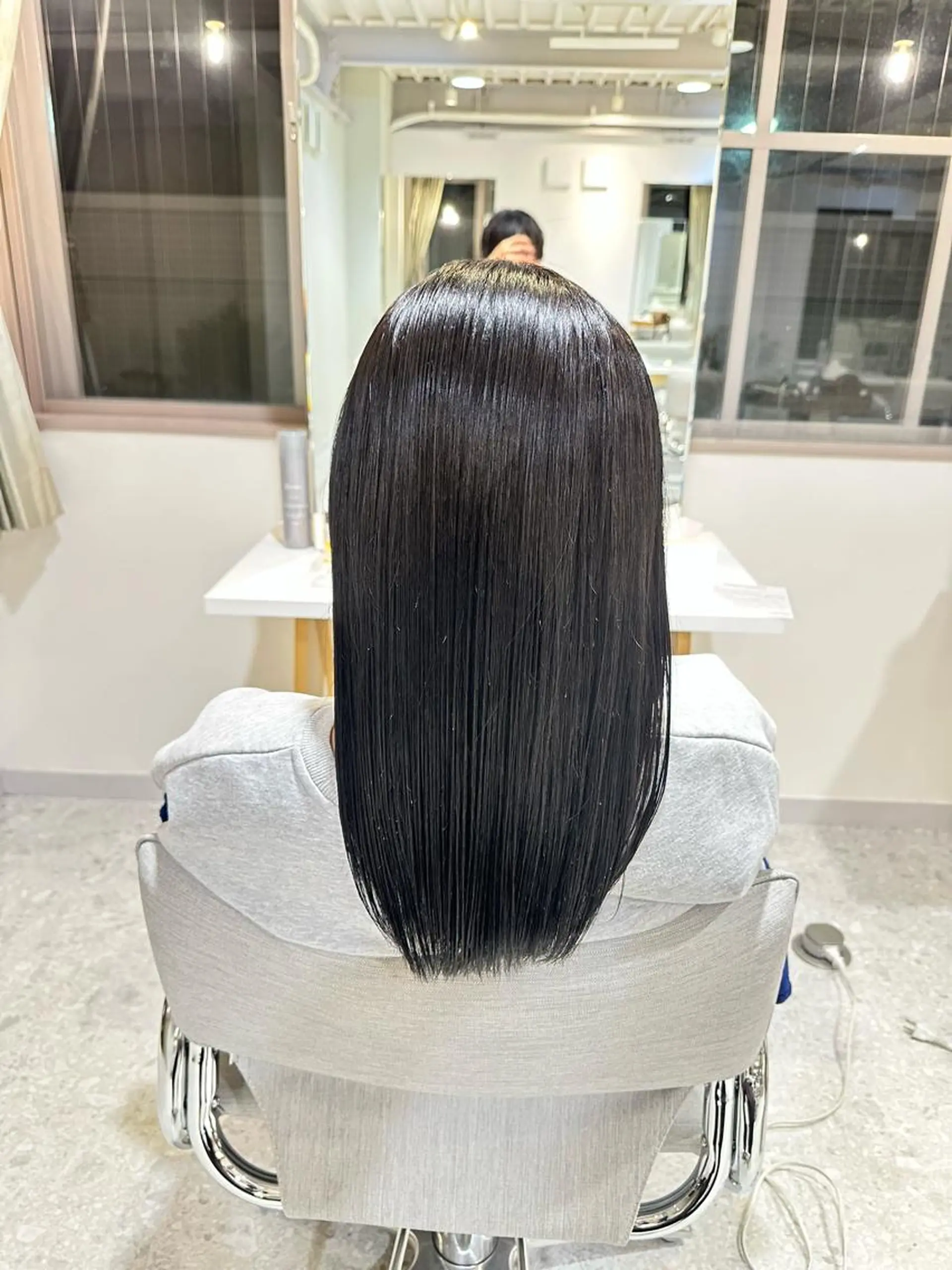 ロング カラー グレージュ 馬渕 拓海のヘアスタイル
