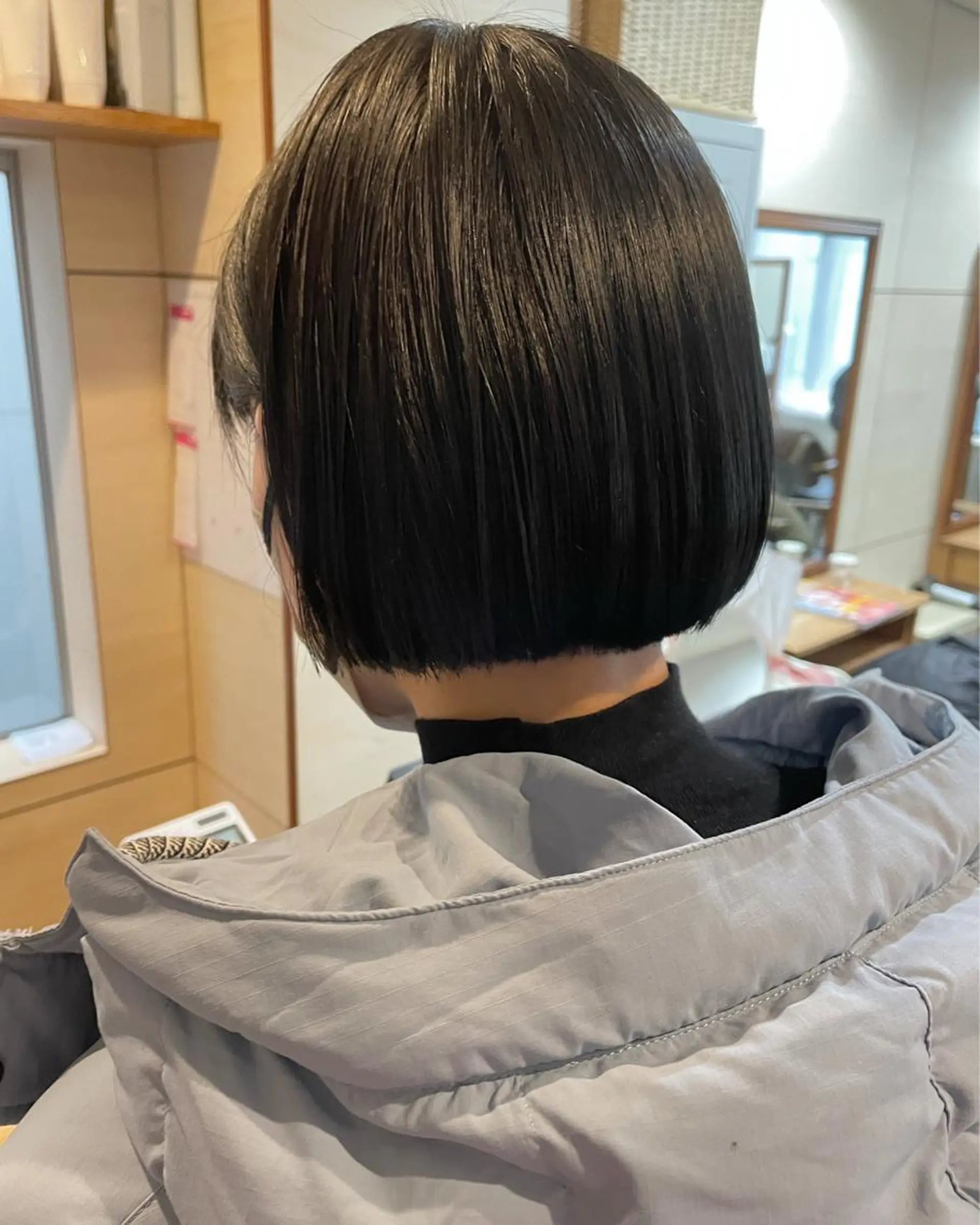 ショート カラー ボブ カット ヘアカラー クワハラ イオリのヘアスタイル