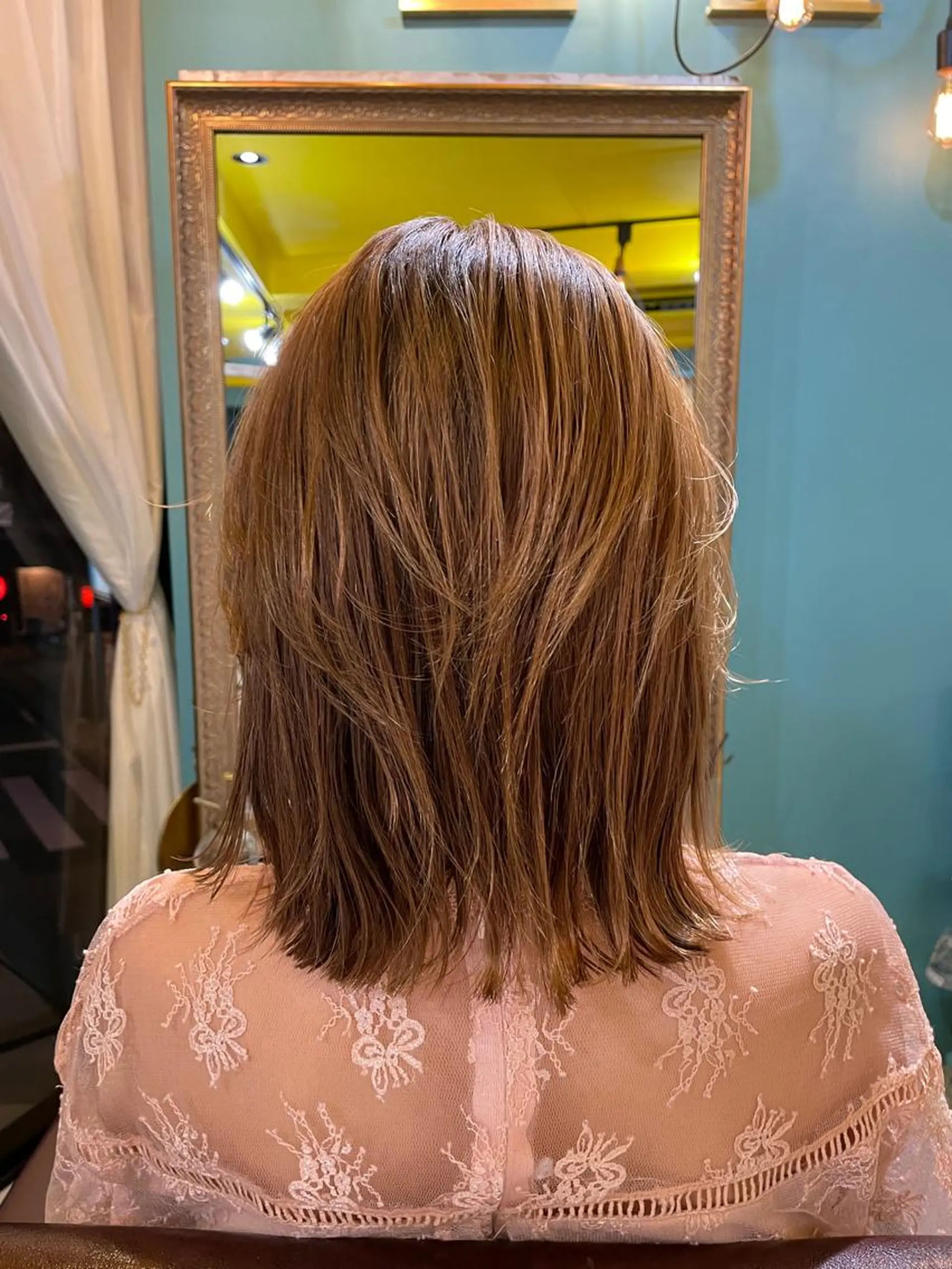 ミディアム カラー グレージュ ヘアカラー トリートメント 末石 智のヘアスタイル