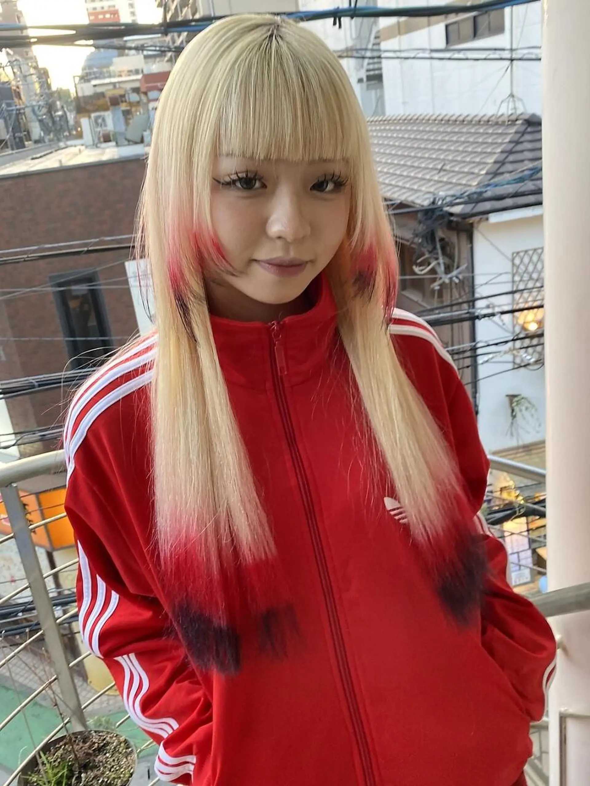 ロング qiie/ワンカラー インナーカラーのヘアスタイル