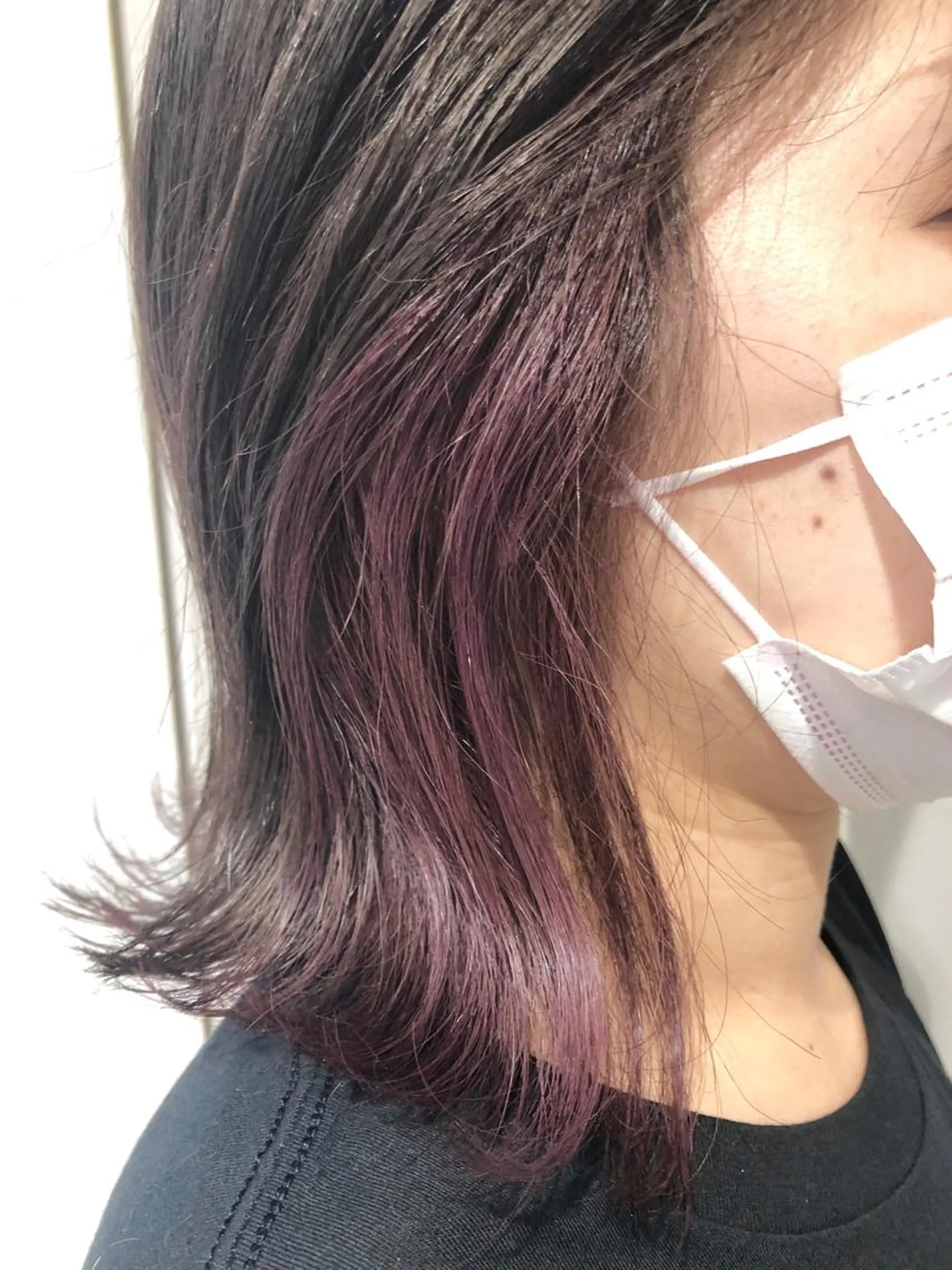 ショート カラー ブリーチ パープルカラー 白髪ぼかしハイライト バレイヤージュヤマトのヘアスタイル