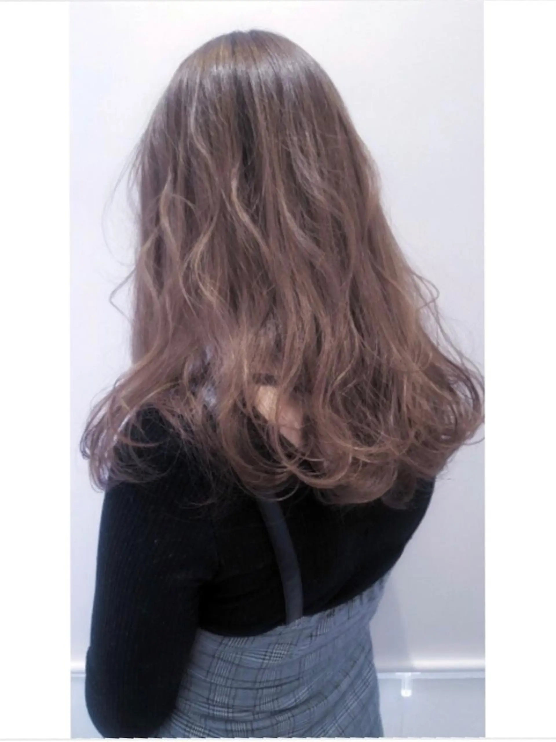 ロング カラー ヘアカラー トリートメント 赤阪 優奈のヘアスタイル