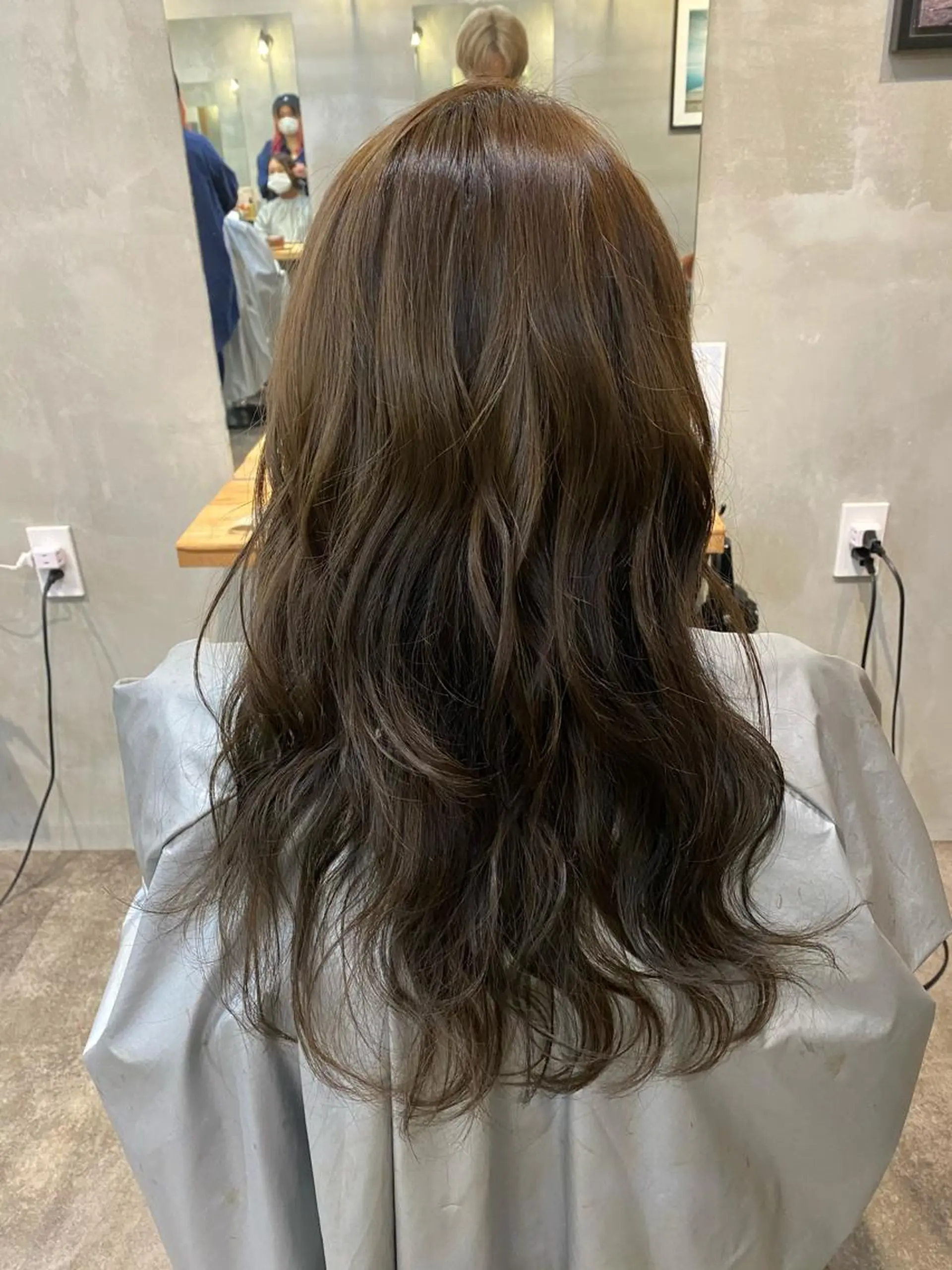 ロング カラー アッシュ アッシュブラウン ブリーチ ブラウンカラー 小山 奏良のヘアスタイル