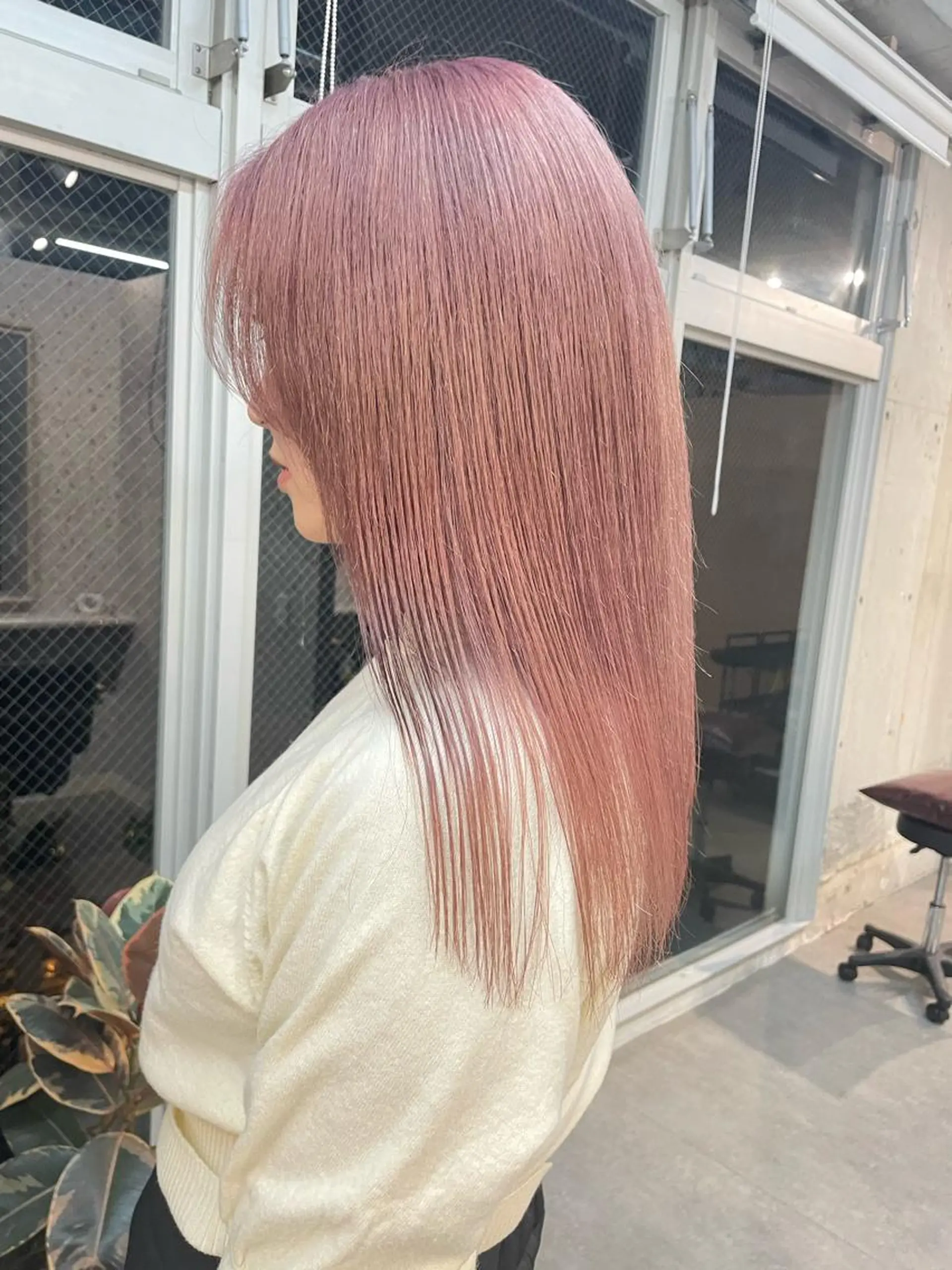 ロング カラー ベージュカラー ピンクカラー ピンクベージュ ヘアカラー トリートメント lani hair salon所属・SHOTO ハイトー ン/ブロンドカラーのヘアスタイル
