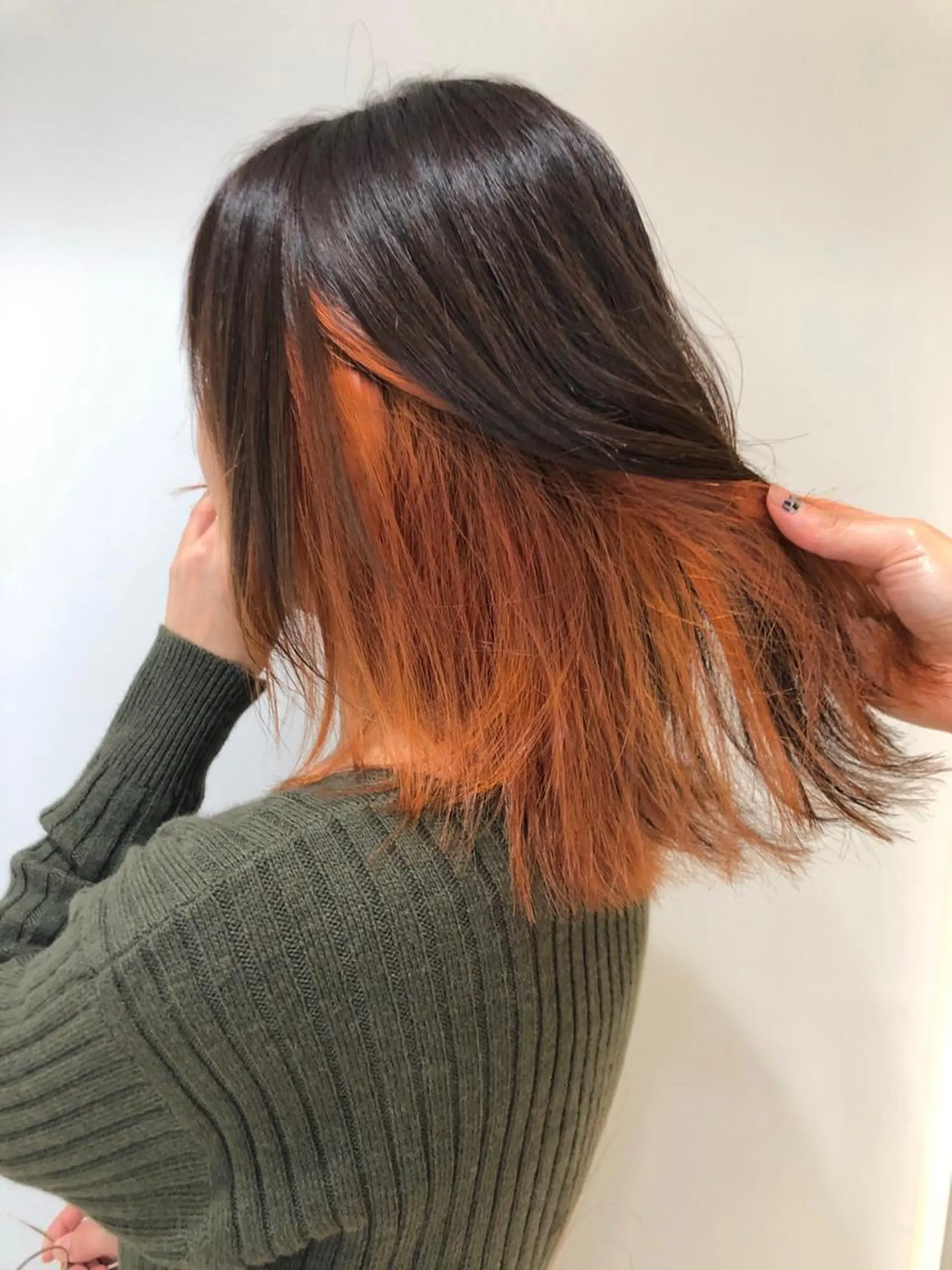 ミディアム カラー ブリーチ ウルフカット ハッシュカット/七海のヘアスタイル