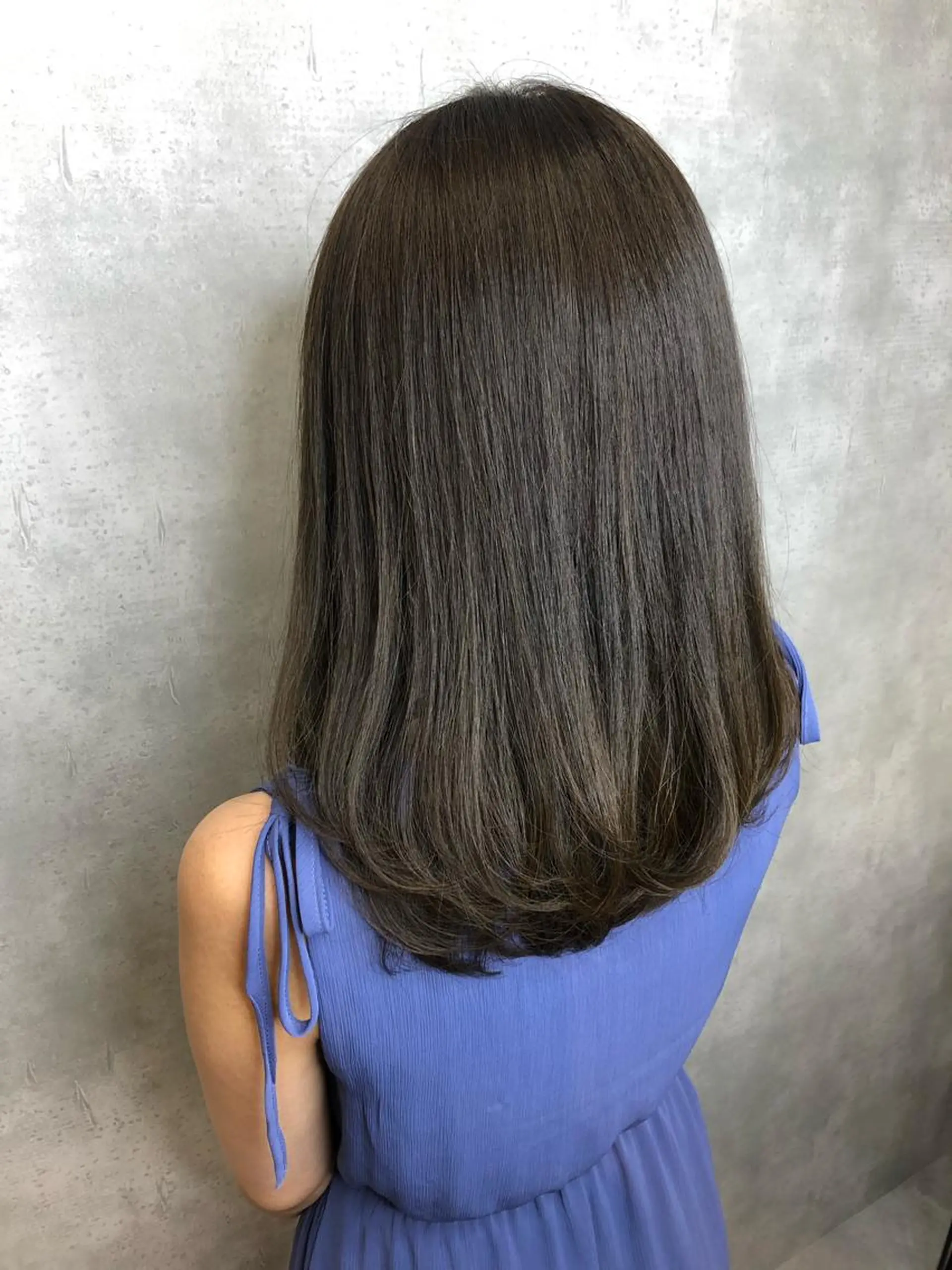 セミロング カラー イルミナカラー トリートメント universe tokyoのヘアスタイル