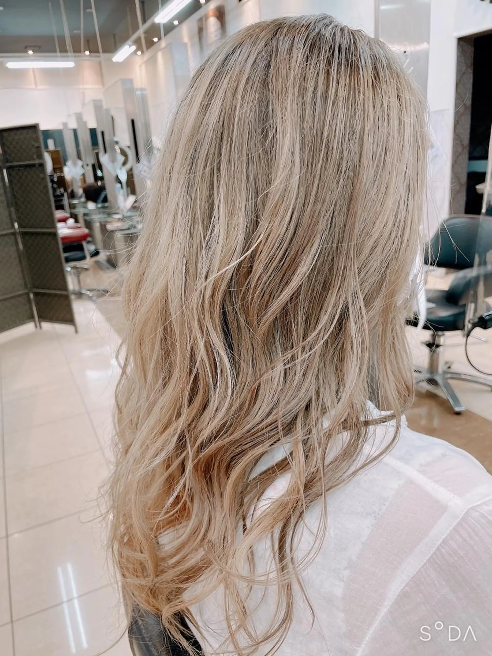 カラー ブリーチ 【ヘアディレクター】 りくのヘアスタイル