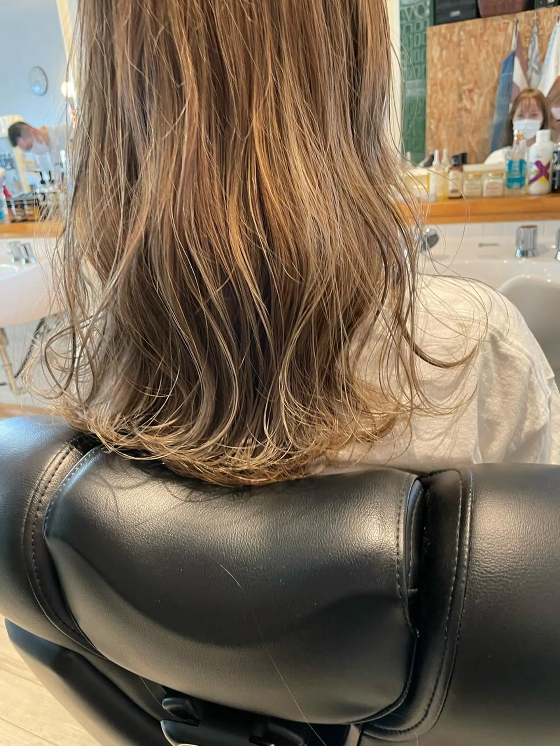 セミロング カラー ベージュカラー ハイライトカラー ハイライト 通い続けられるサロン ママ美容師　明日香のヘアスタイル