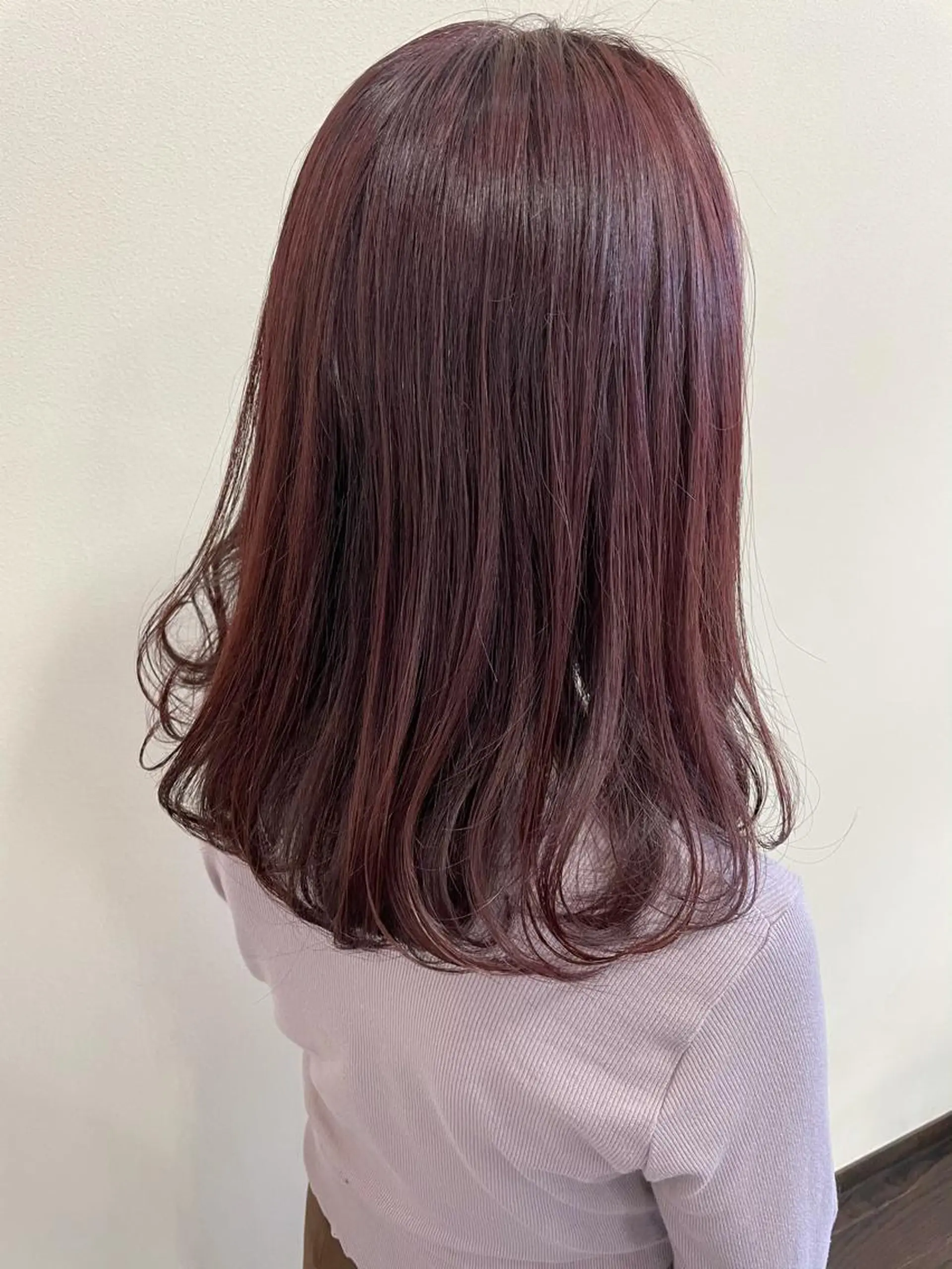 セミロング カラー 透明感カラー ラベンダーカラー ラベンダーピンク ピンクカラー ヘアカラー 沢田 瞳のヘアスタイル