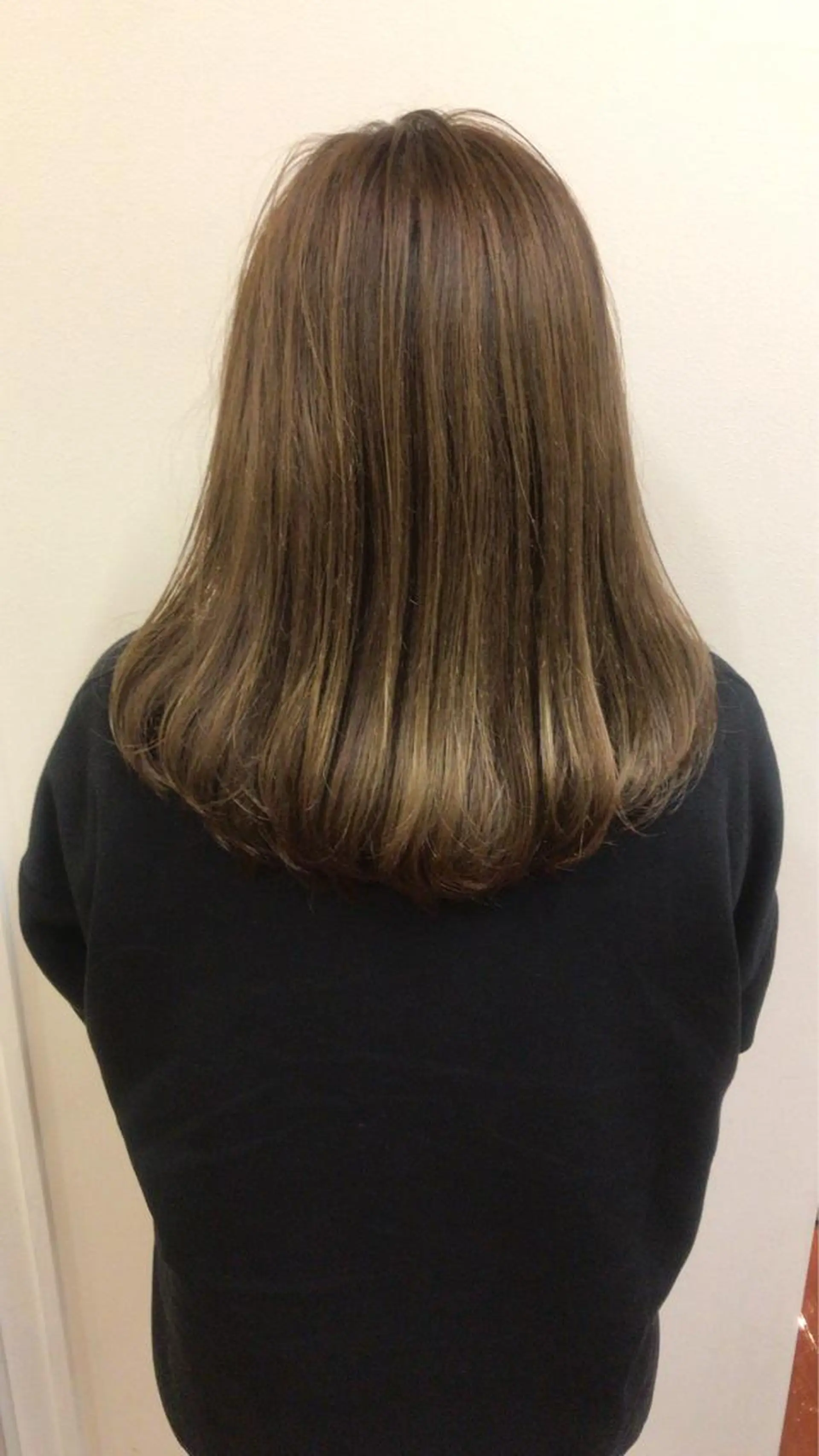 ミディアム ヨシダ トオルのヘアスタイル