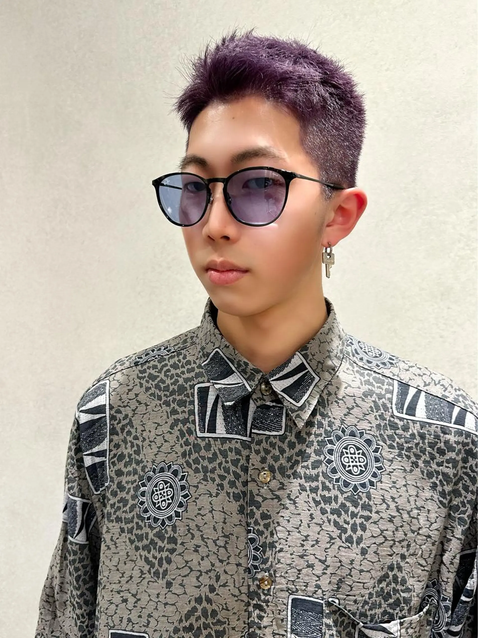 カラー メンズ メンズベリーショート バイオレットカラー 艶透明感カラー/ ルーズパーマ/田中のヘアスタイル