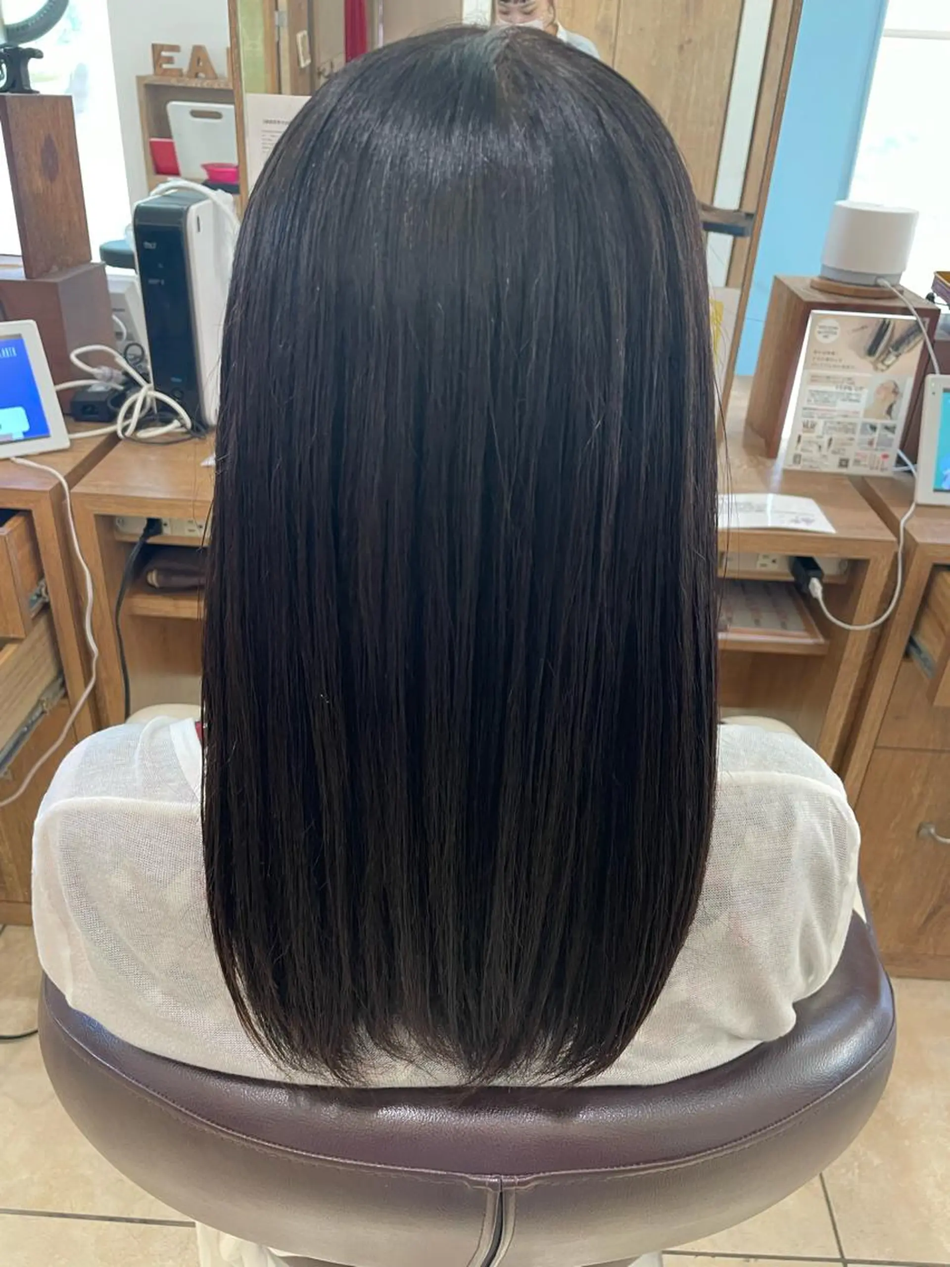 セミロング カラー EARTH中島 秋桜久のヘアスタイル